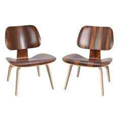 Paire de Charles et Ray Eames:: 50e anniversaire LCW produit par Herman Miller