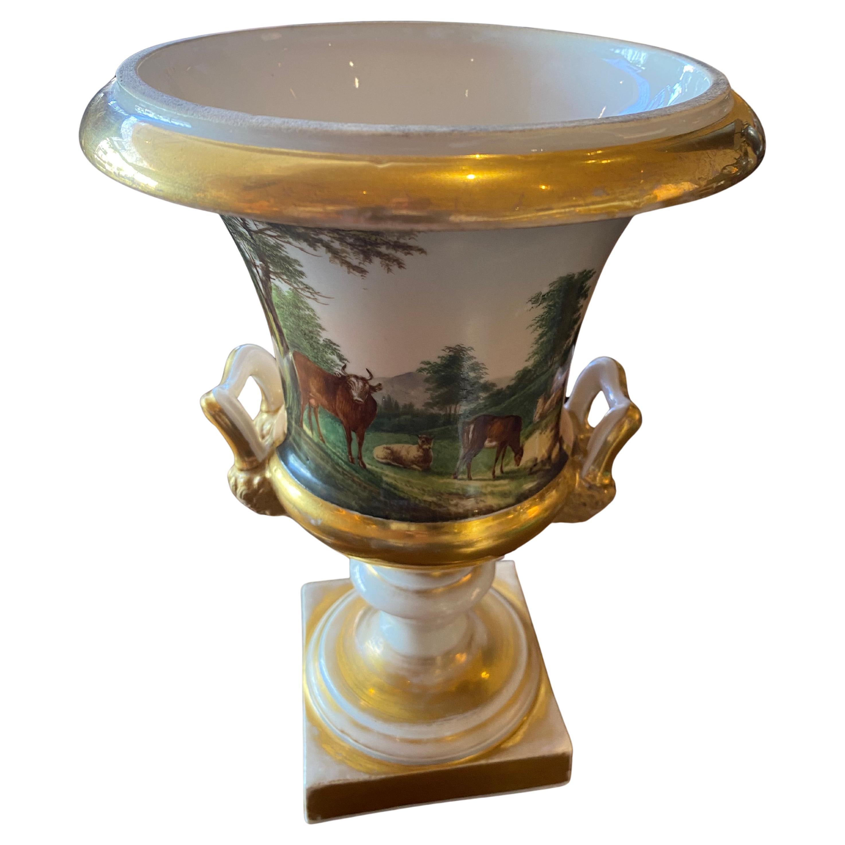 Français Paire d'urnes en porcelaine peinte de Charles X Paris. en vente