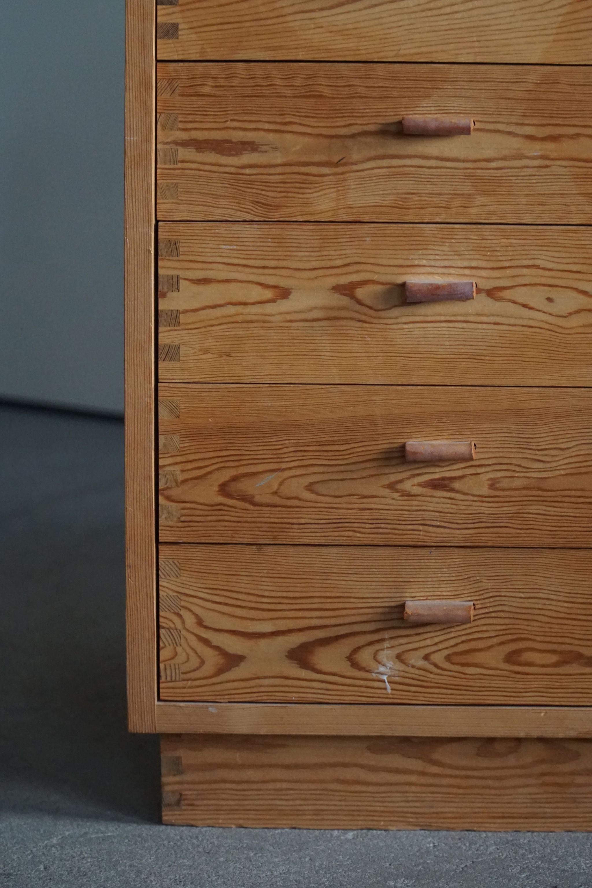 Pair of Chest of Drawers in Pine, Made by Danish Cabinetmaker, 1970s 6