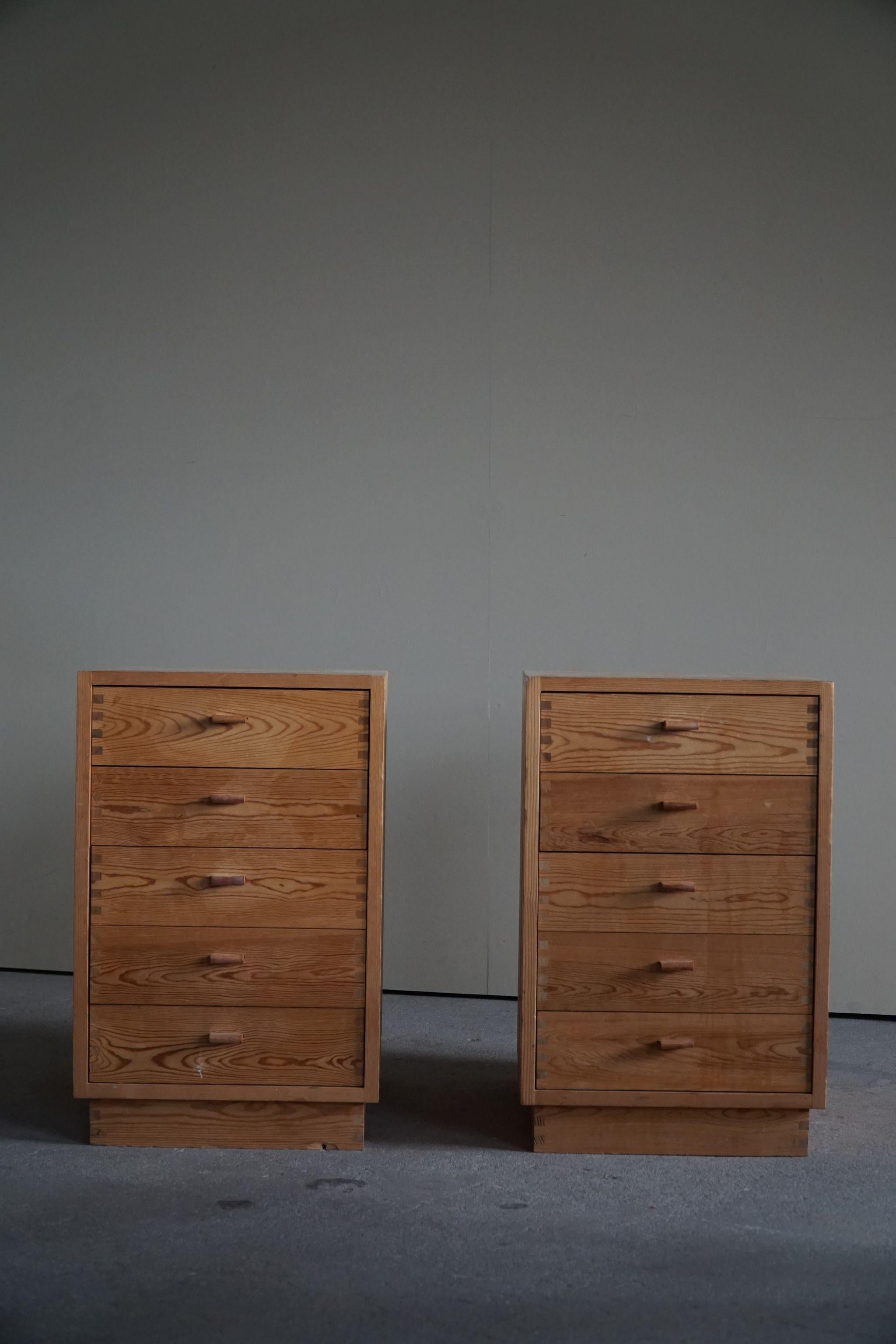 Pair of Chest of Drawers in Pine, Made by Danish Cabinetmaker, 1970s In Good Condition In Odense, DK