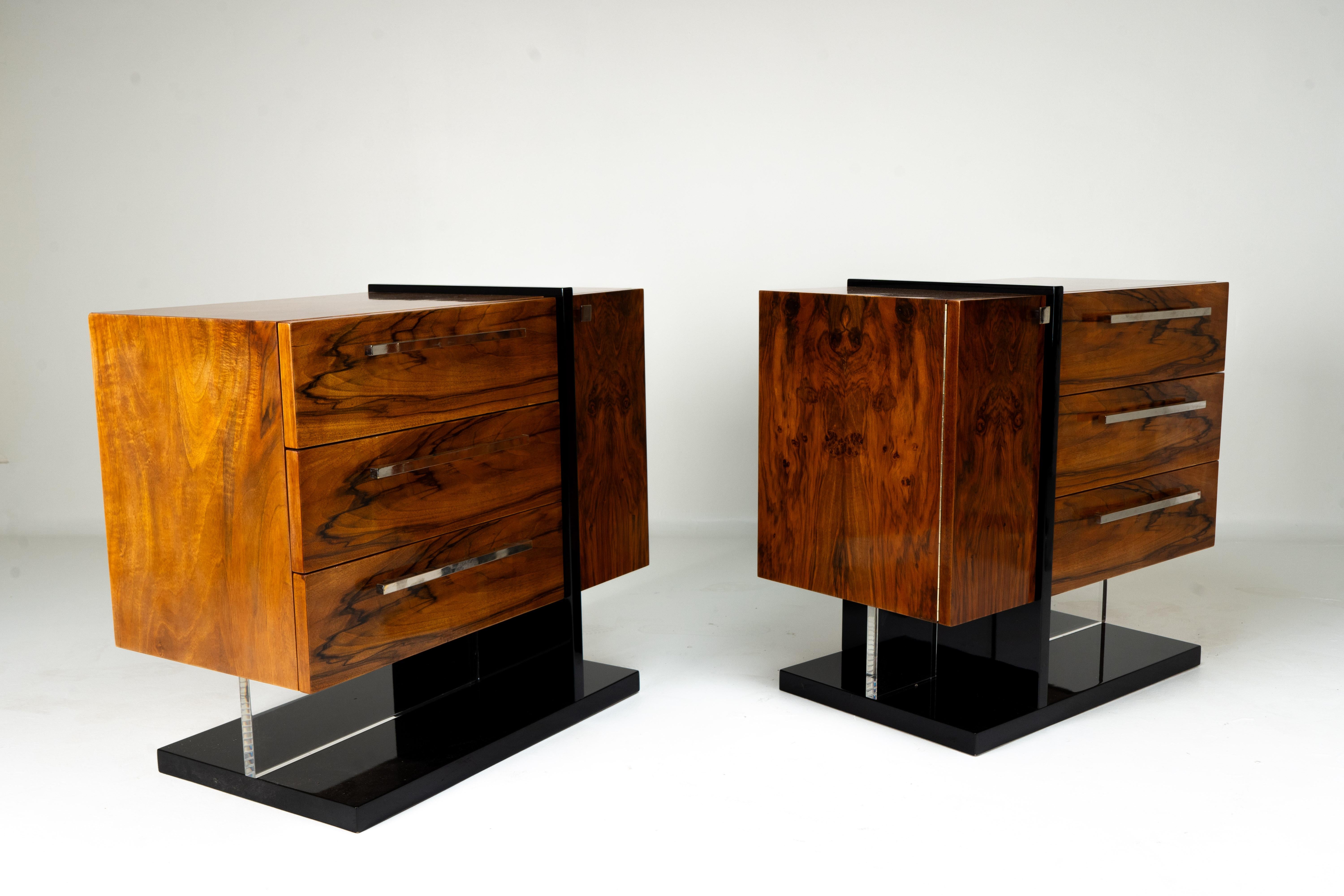 A Pair of Chest of Drawers with Walnut Veneers and Nickel Handles For Sale 3