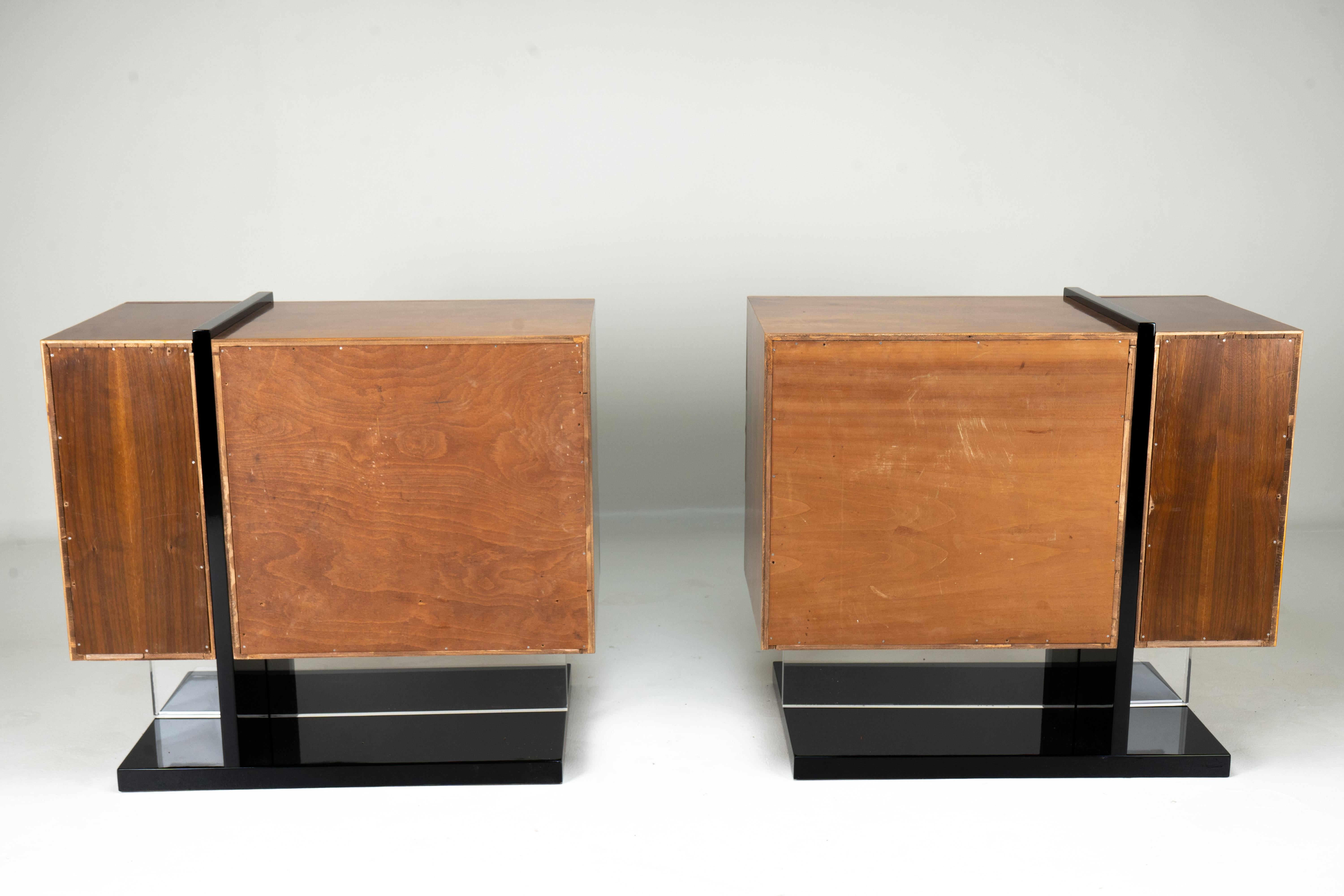 A Pair of Chest of Drawers with Walnut Veneers and Nickel Handles For Sale 4
