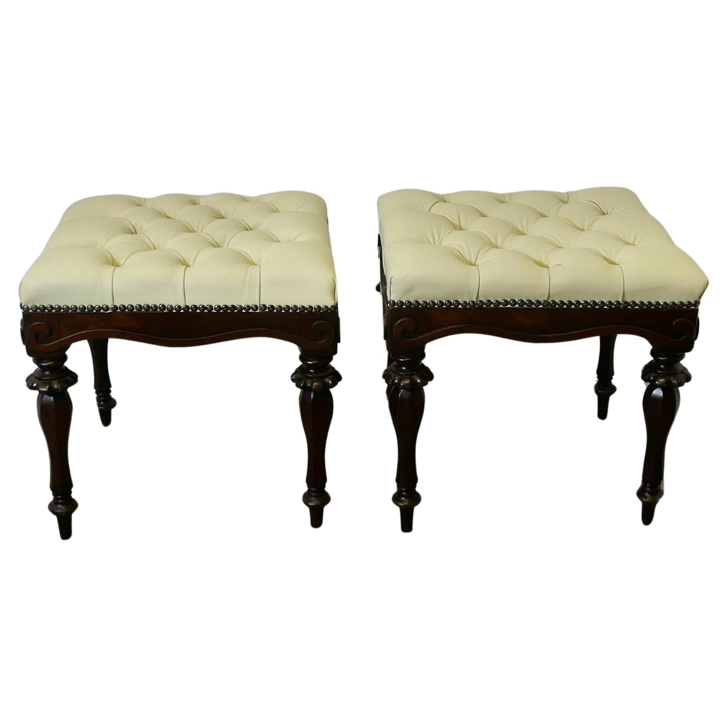 Ein Paar Chesterfield geknöpftes Leder Walnuss Bibliothek Window Hocker