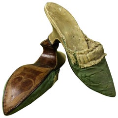 Antique A Pair of Children's Shoes in Damask and Leather- Louis XV Period Circa 1750