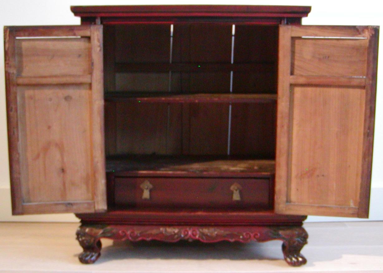 A pair of Chinese bedside cabinets For Sale 2