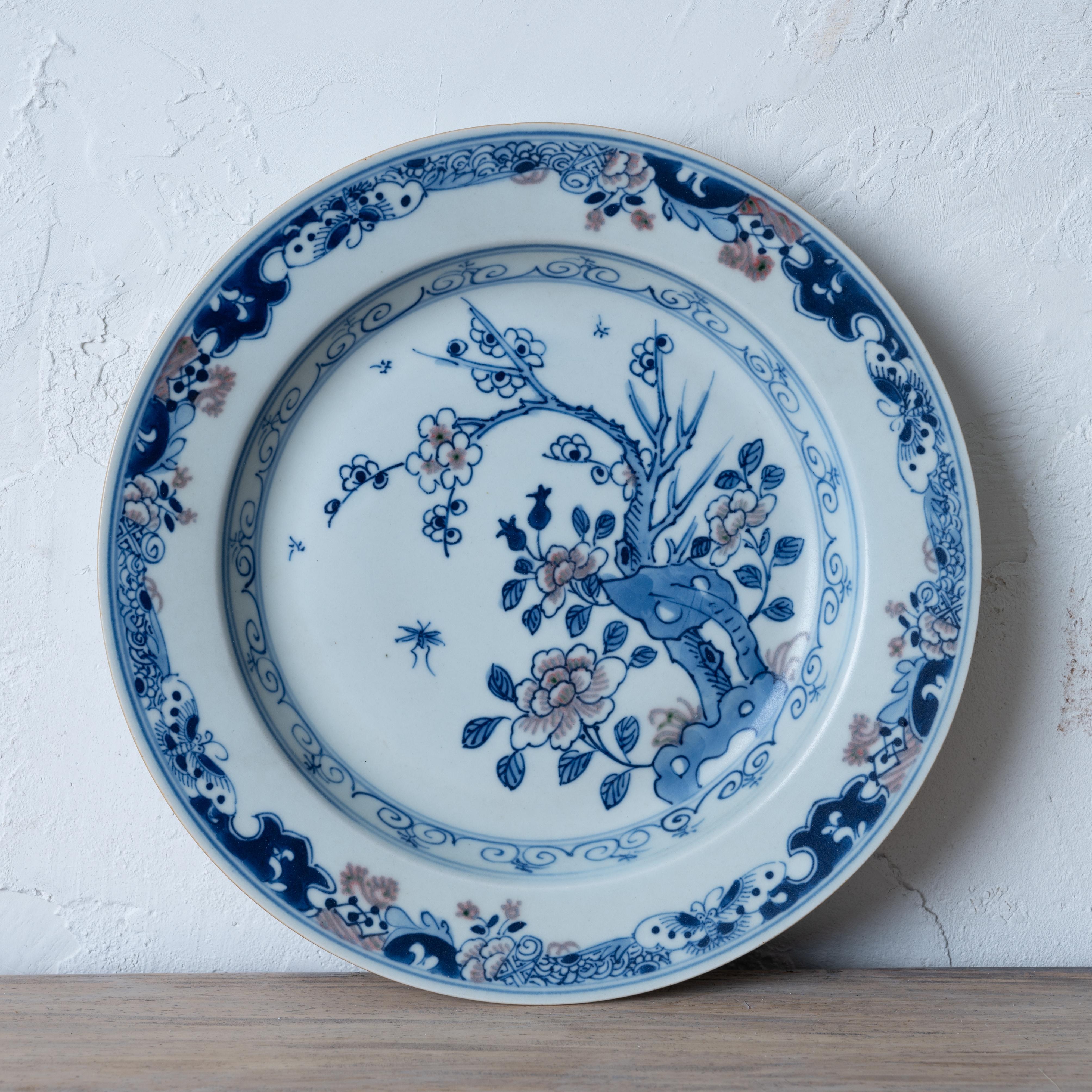 Ein Paar chinesische Blau-Weiß-Teller im Zustand „Gut“ im Angebot in Savannah, GA