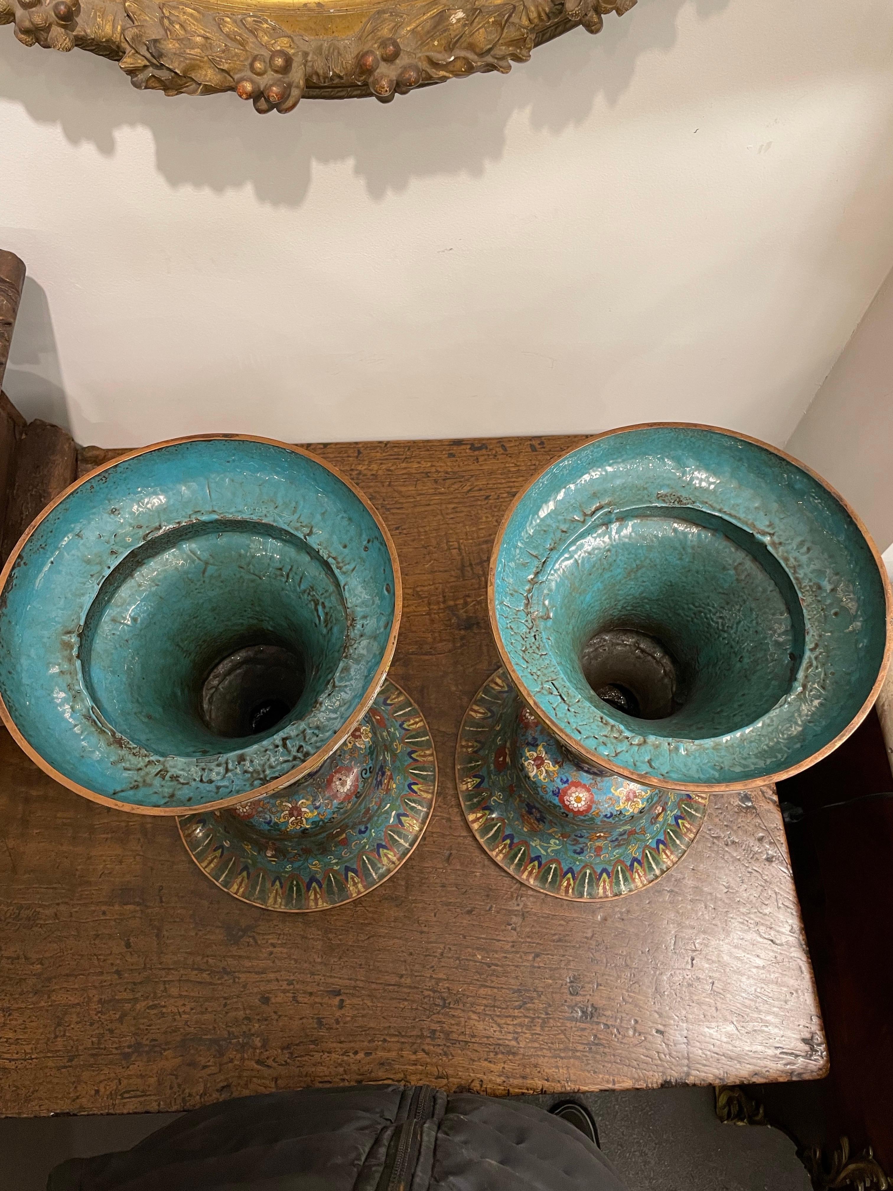 A Pair of Chinese Cloisonne Vases, Late 19th Century For Sale 4