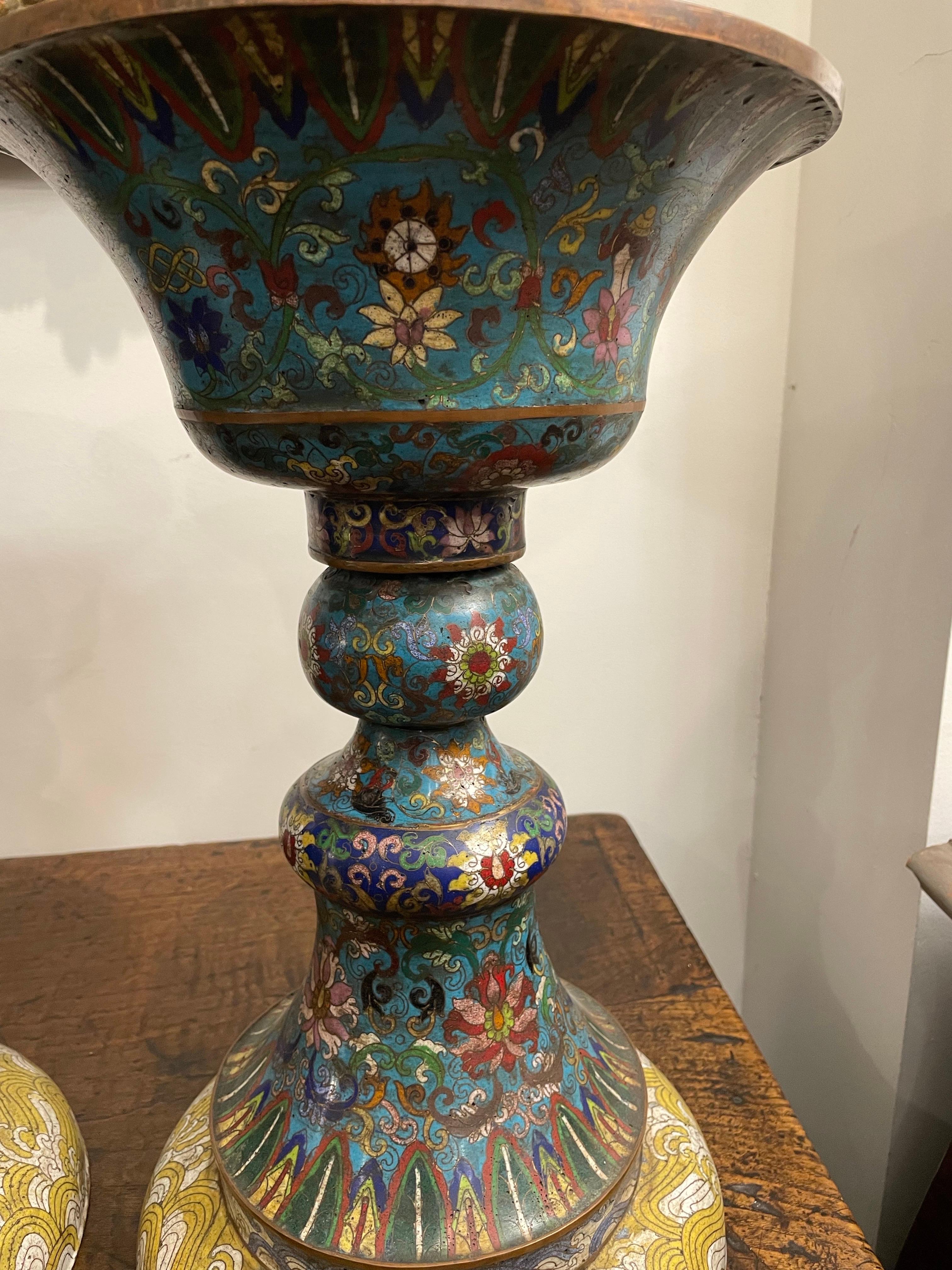 Cloissoné A Pair of Chinese Cloisonne Vases, Late 19th Century For Sale