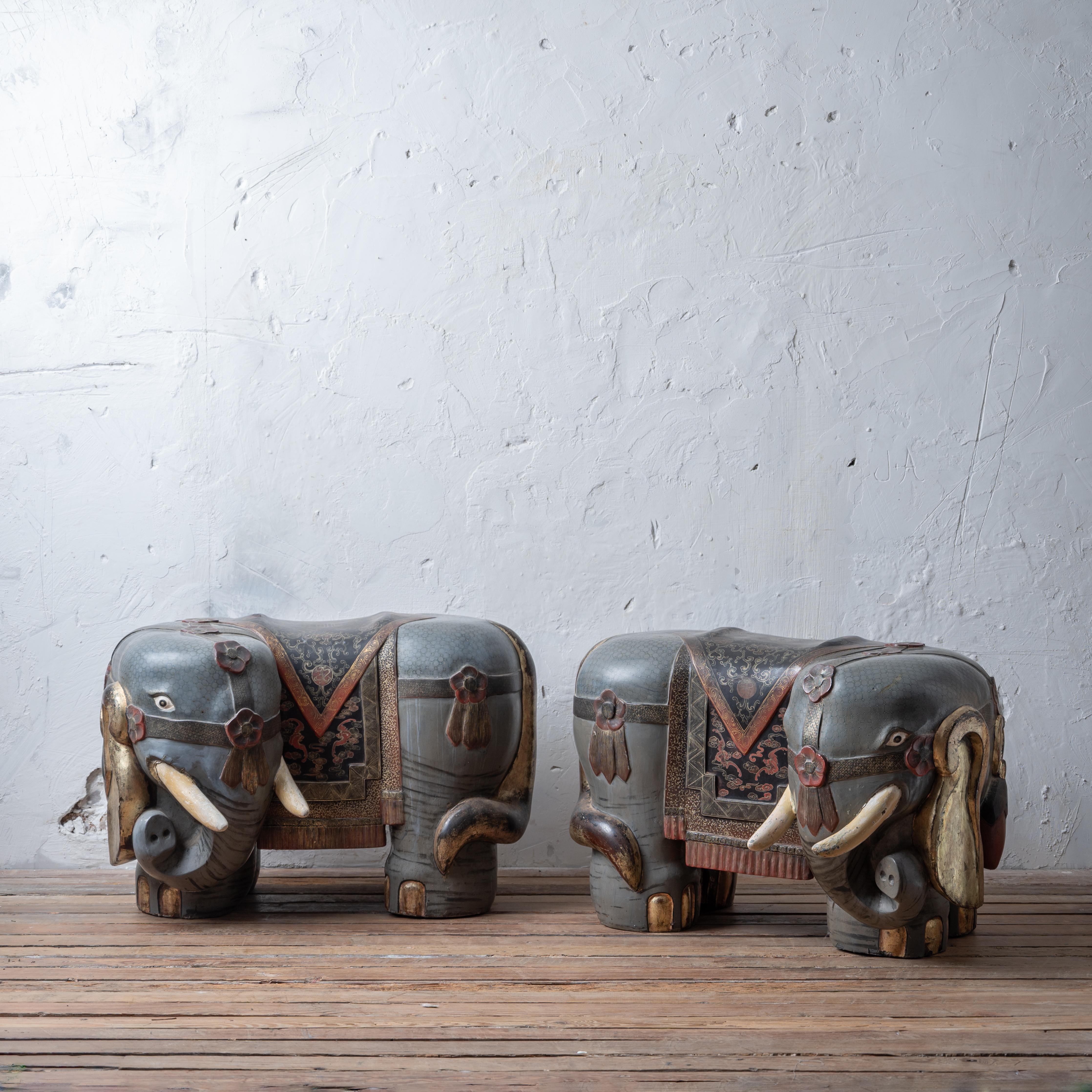 A Pair of Chinese Export Elephant Garden Stools In Good Condition For Sale In Savannah, GA