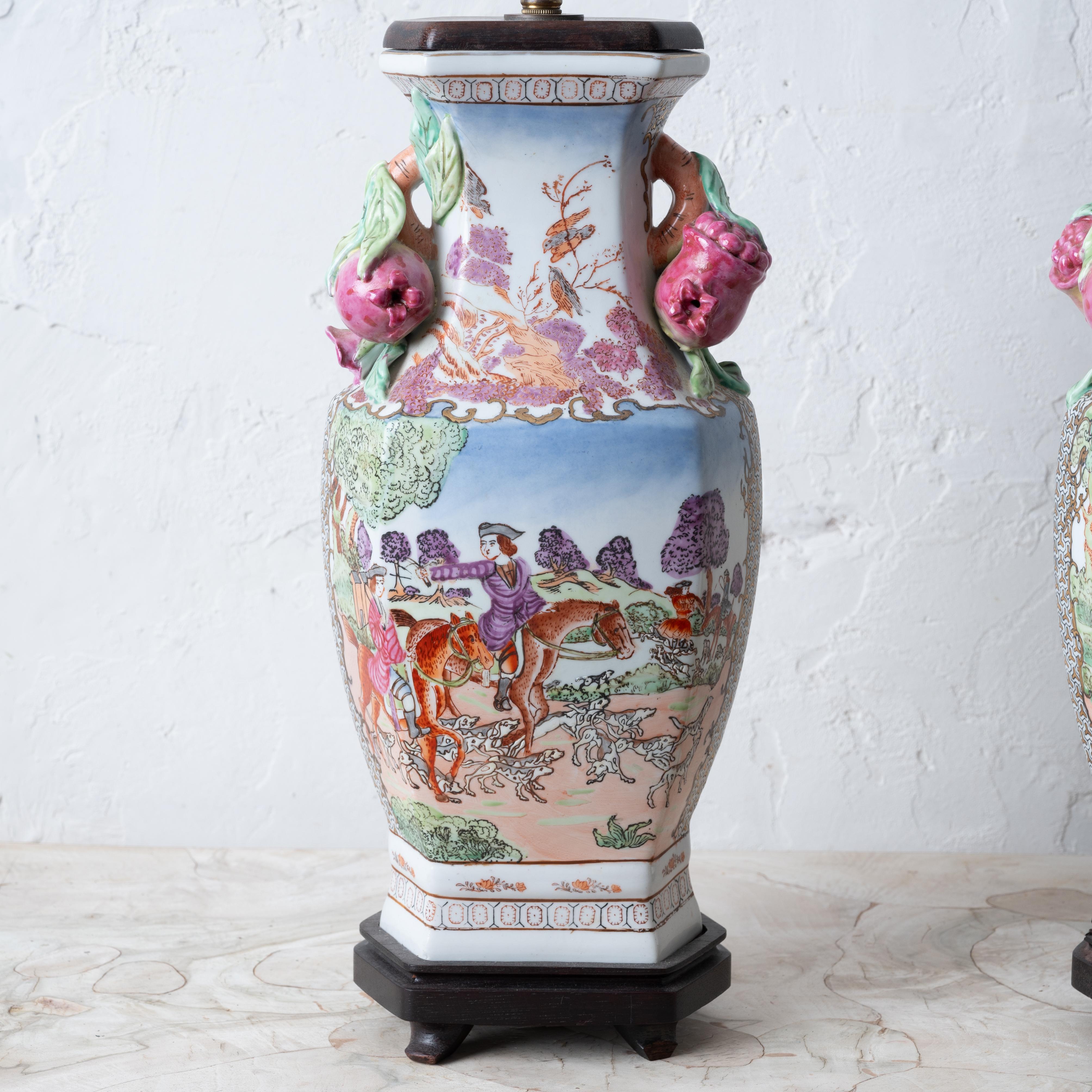 20th Century A Pair of Chinese Export Hunt Scene Porcelain Lamps For Sale