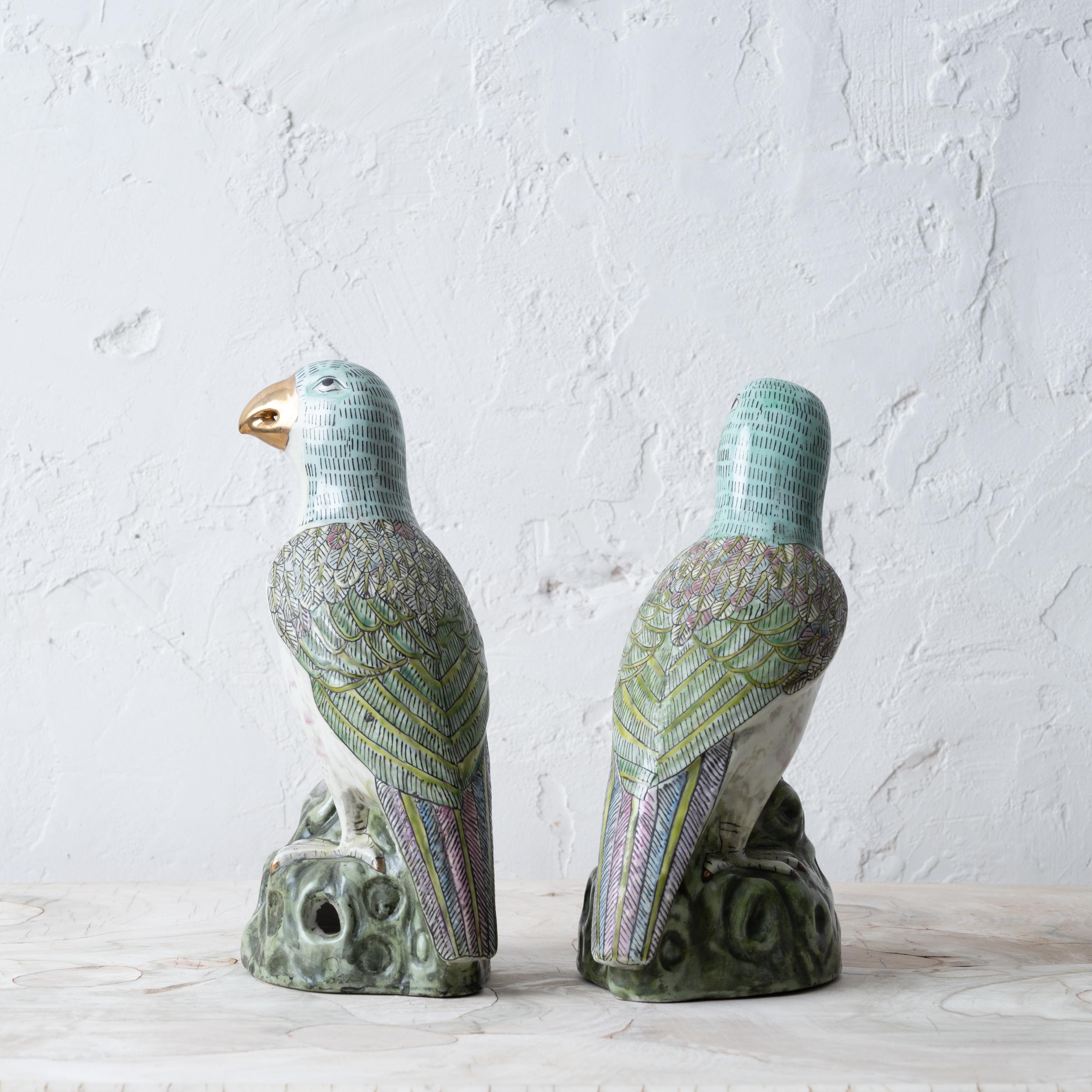 20th Century A Pair of Chinese Export Porcelain Parrots