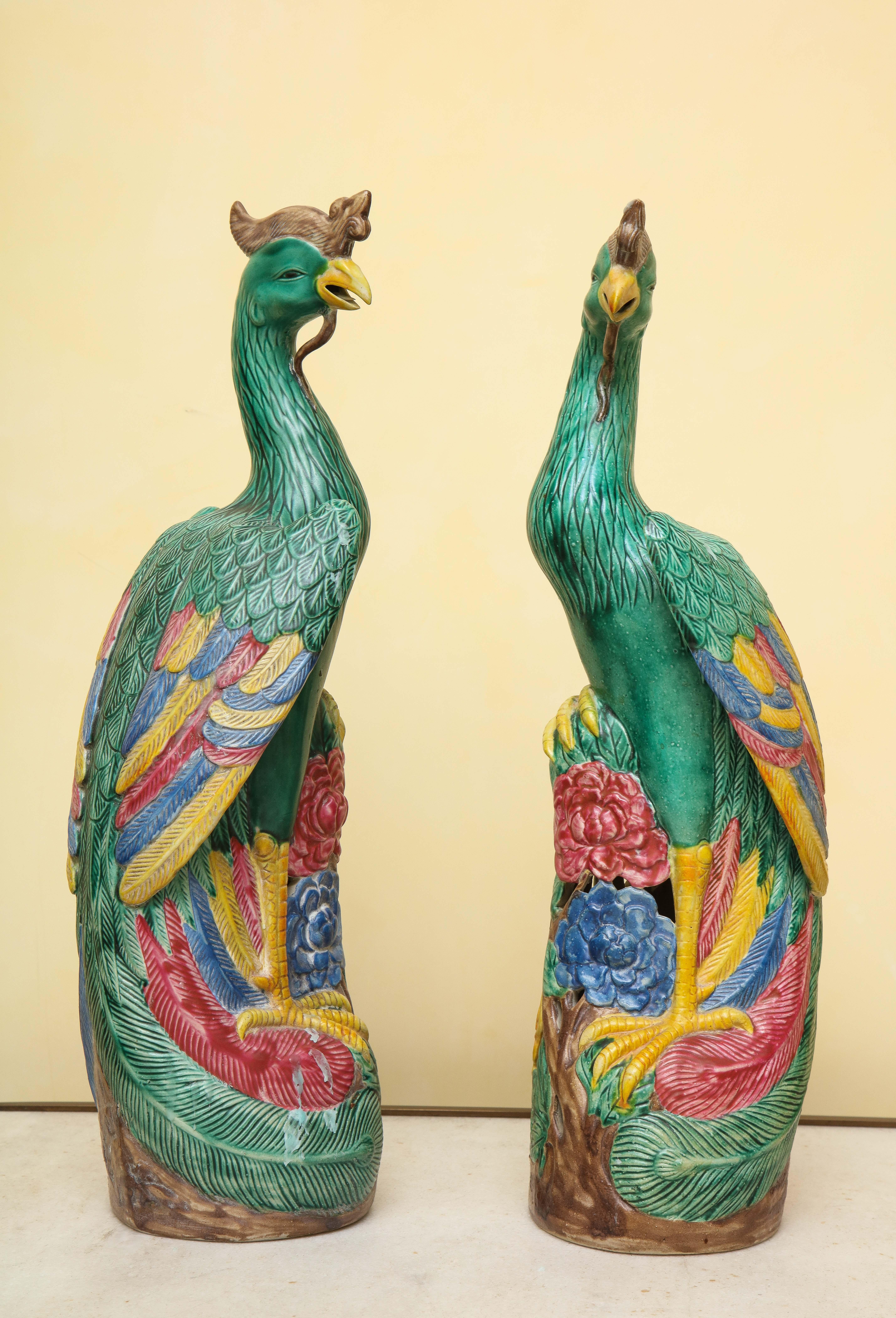 20th Century Pair of Chinese Export-Style Porcelain Ho-Ho Phoenix Birds For Sale