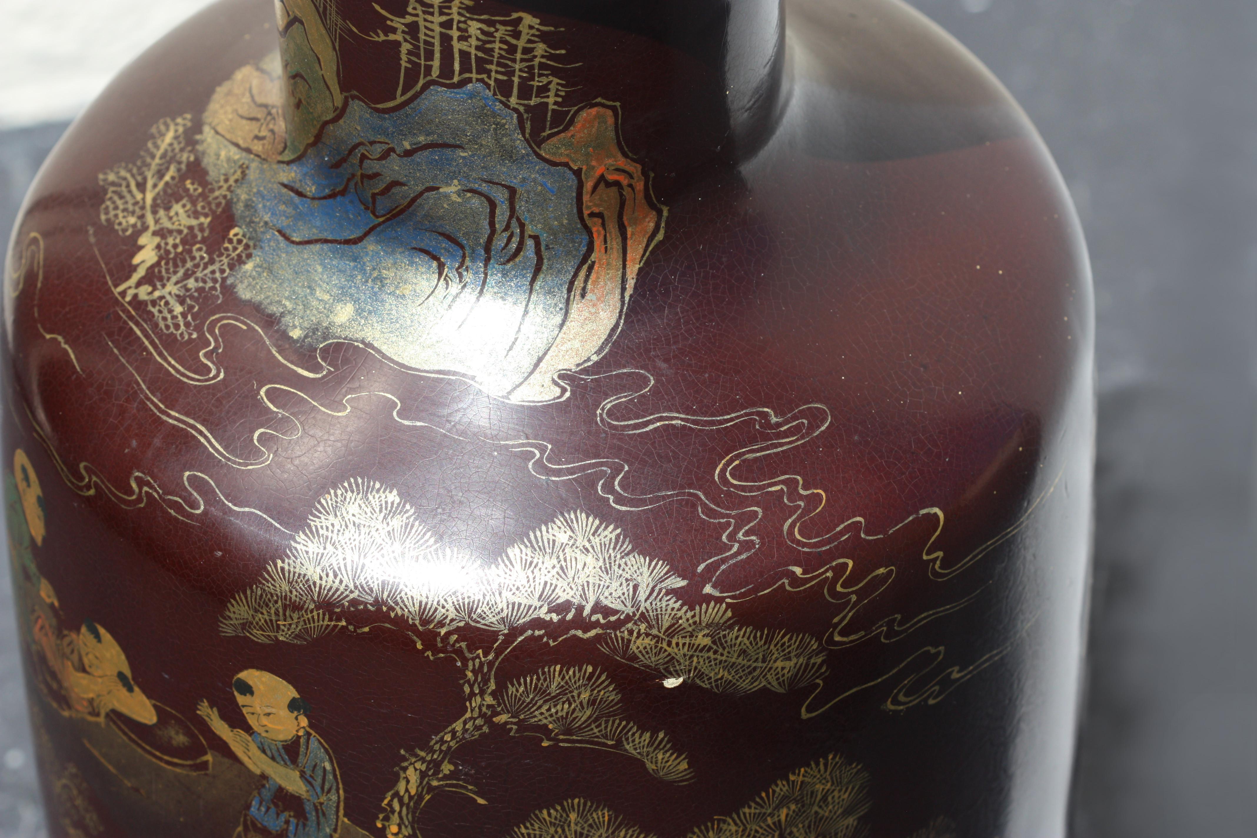 Laque Paire de vases d'exportation chinois en laque noire avec décoration dorée en vente