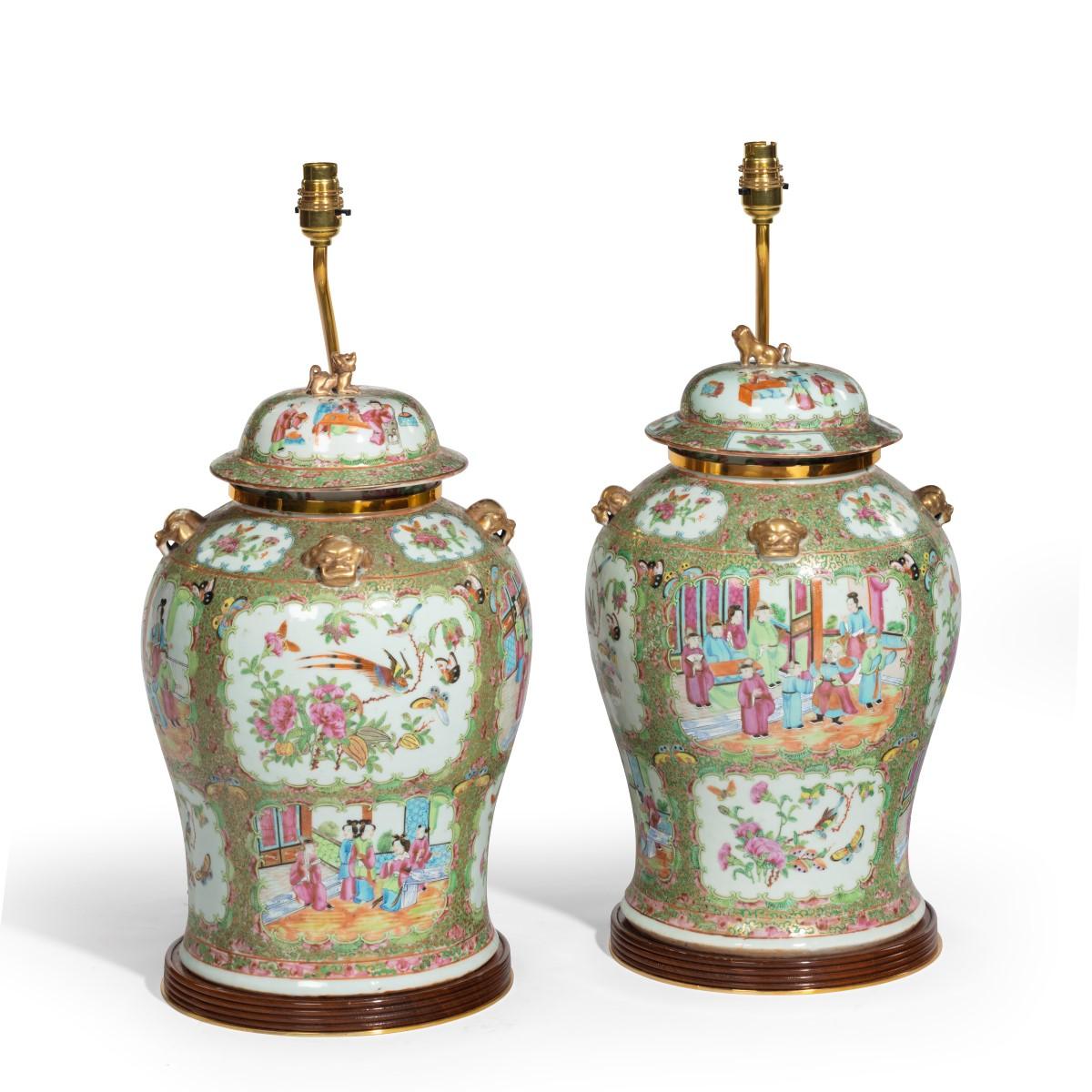 A pair of Chinese Canton Rose Medallion Vases and Covers For Sale 4