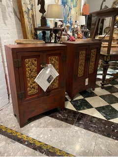 Ein Paar chinesischer vergoldeter und lackierter Schränke, Qing-Dynastie