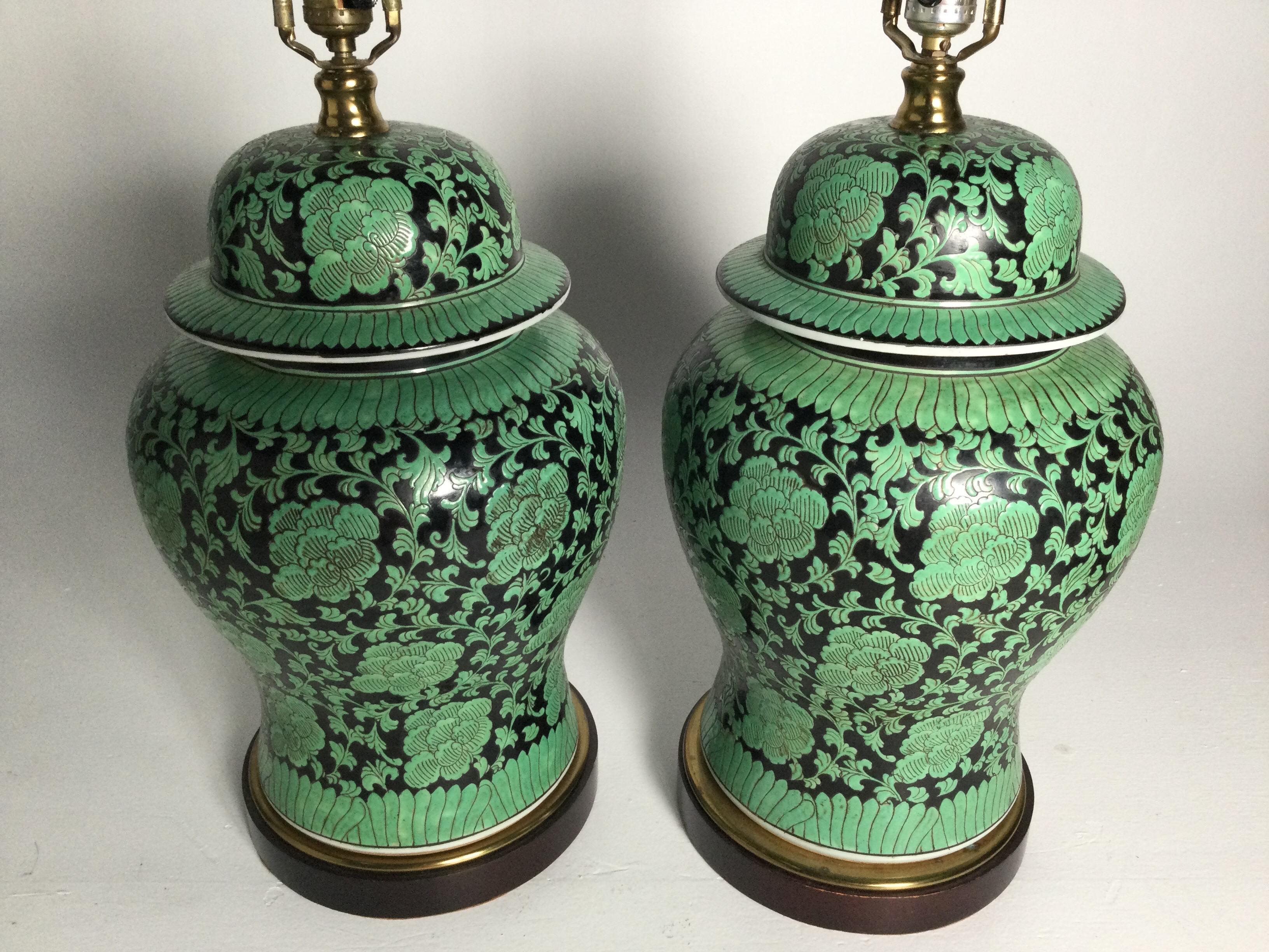 Hand-Painted Pair of Chinese Green and Black Porcelain Ginger Jar Lamps For Sale