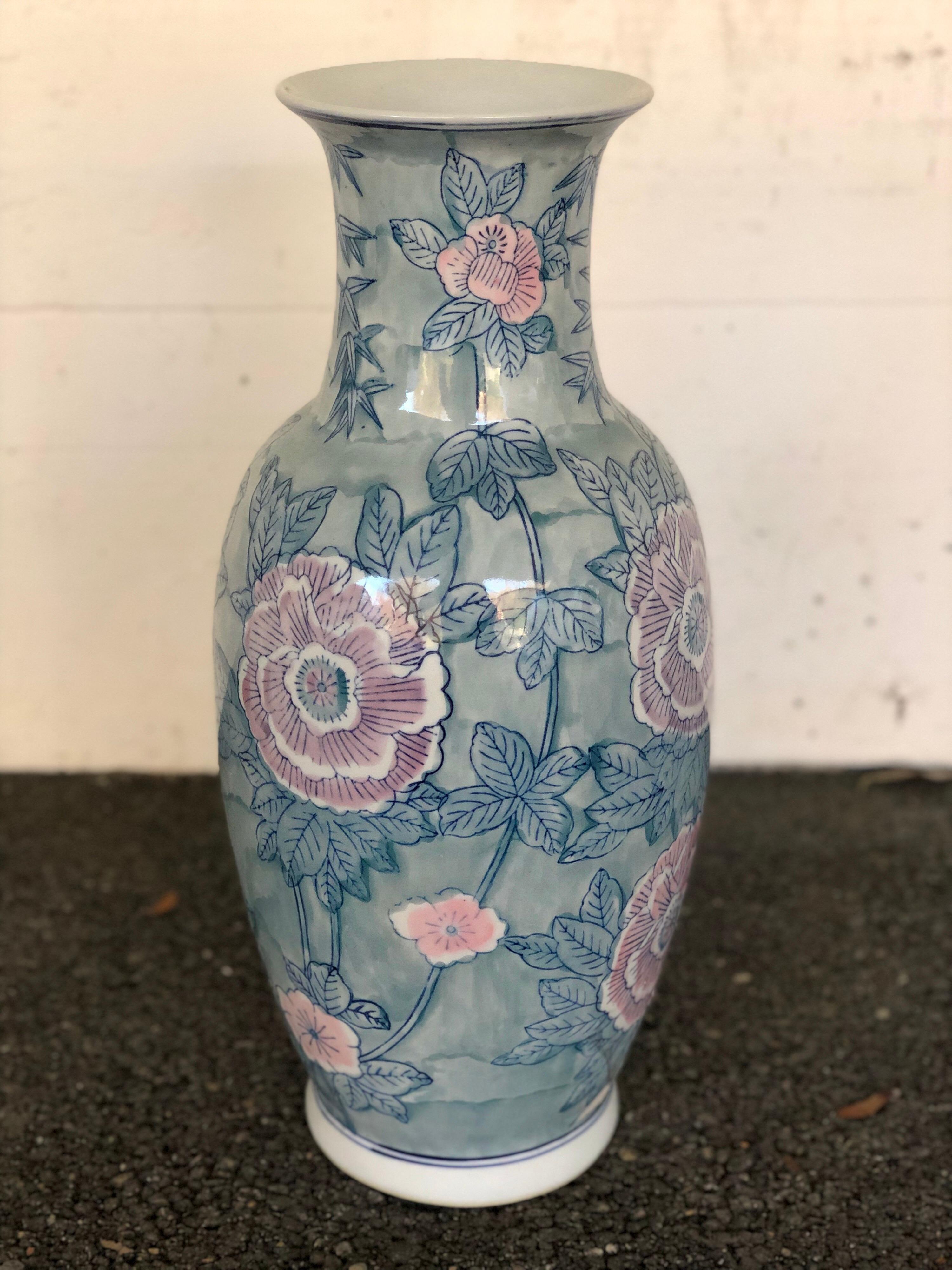 Hand-Painted Pair of Chinese Large Flower Vases ON SALE 
