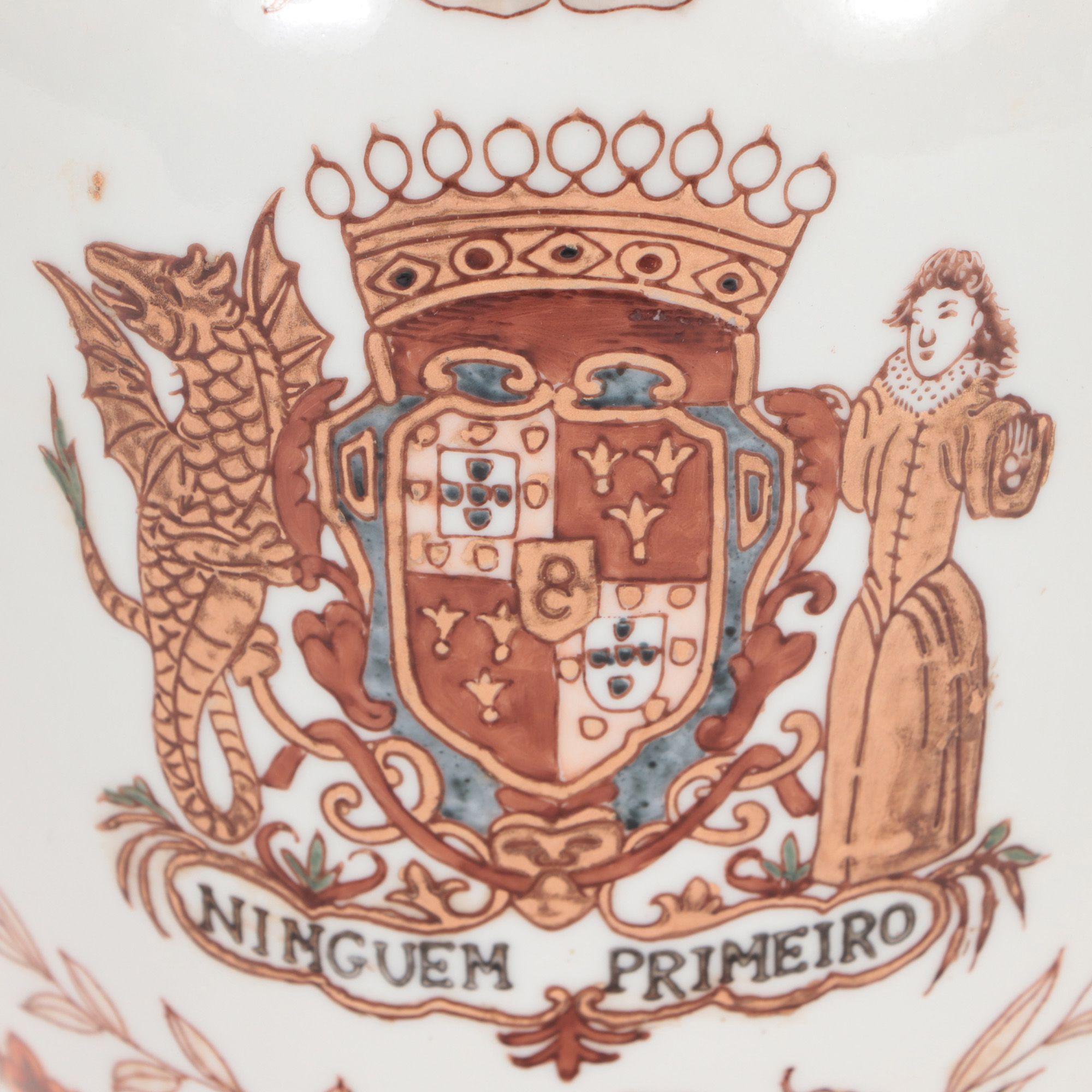 Pareja de tarros decorados de porcelana china con tapa siglo XX en venta