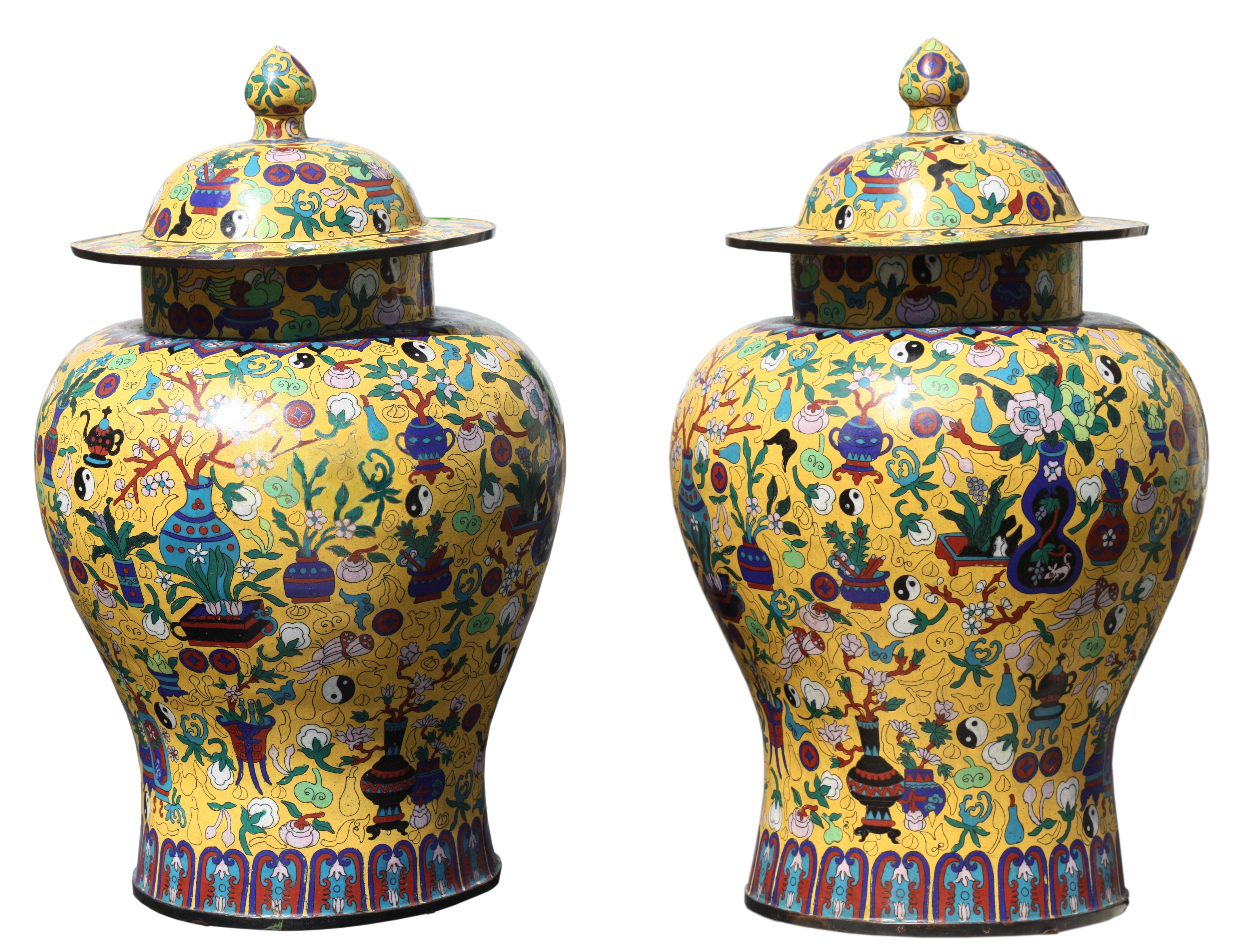 Pair of Chinese Qing Style Famille Jaune Porcelain Vases For Sale 2