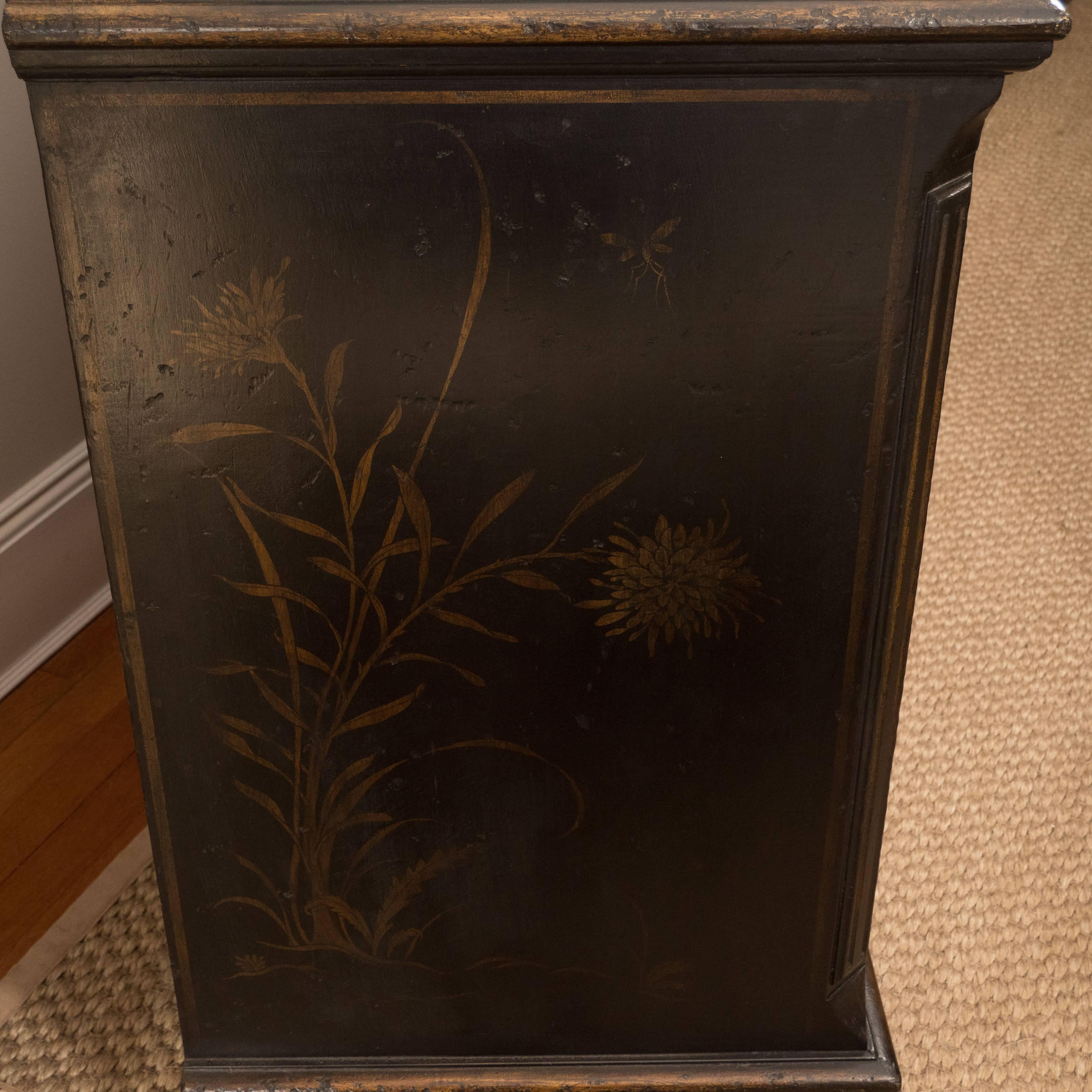 Pair of Chinoiserie Painted Chests 3