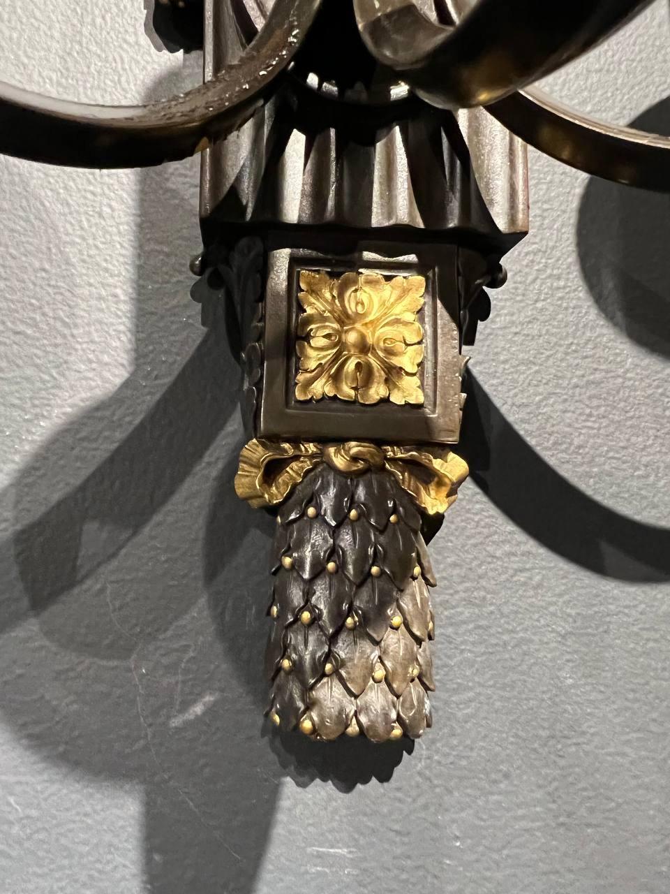 Apliques de Bronce Patinado Dorado y Marrón de 1920 con 3 Luces en Bueno estado para la venta en New York, NY