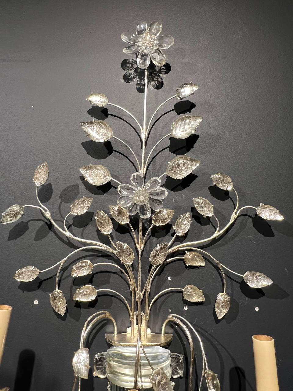 Stile provenzale Coppia di grandi lampade a tre luci francesi Bagues a foglia d'argento del 1930 in vendita