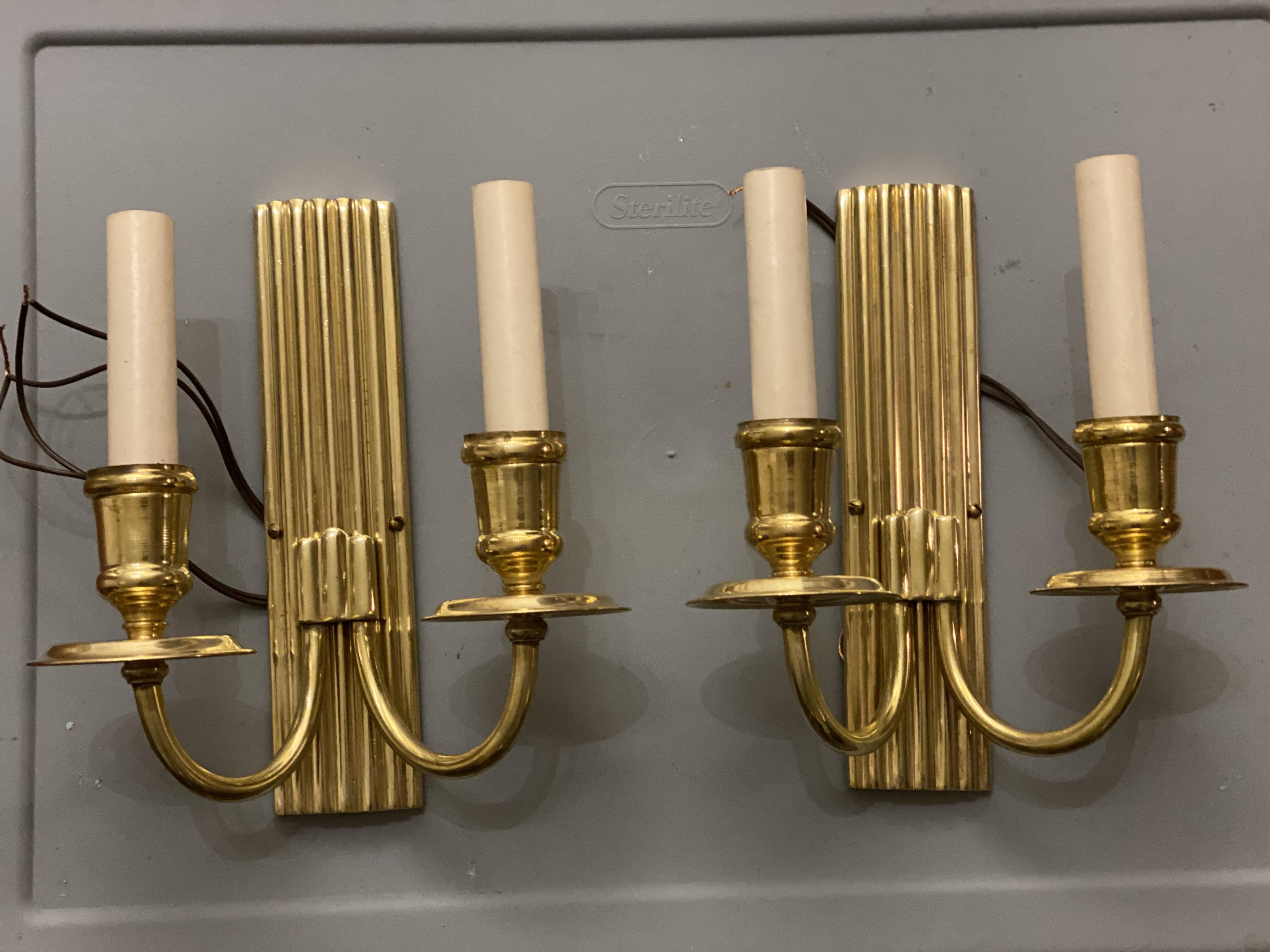 Doré Paire d'appliques françaises des années 1930 en bronze doré en vente