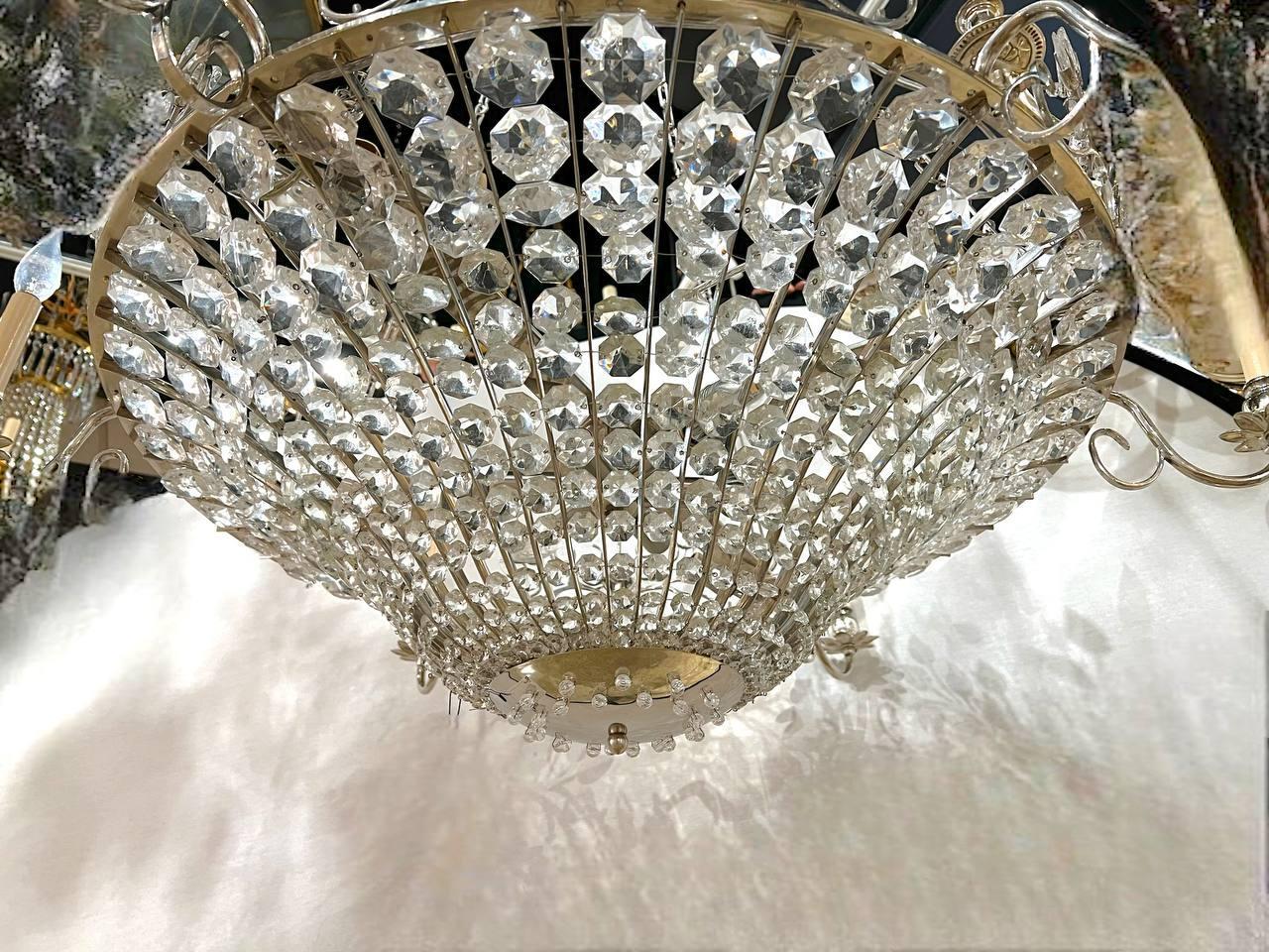 1930's French Silver Plated Crystals Chandelier with 12 Lights In Good Condition For Sale In New York, NY