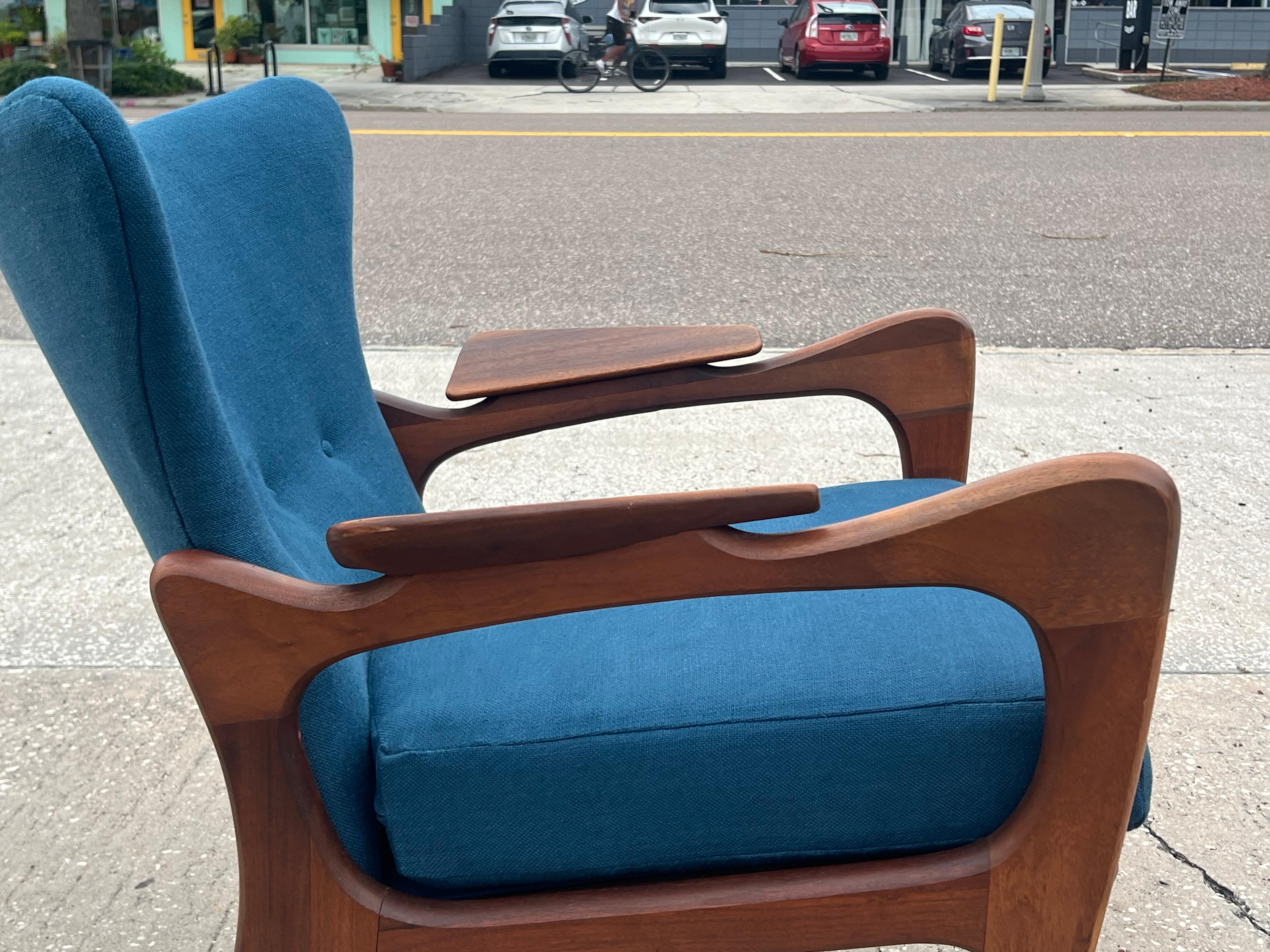 Pareja de sillones clásicos Adrian Pearsall con brazos en ángulo Ca' 1960's en venta 4