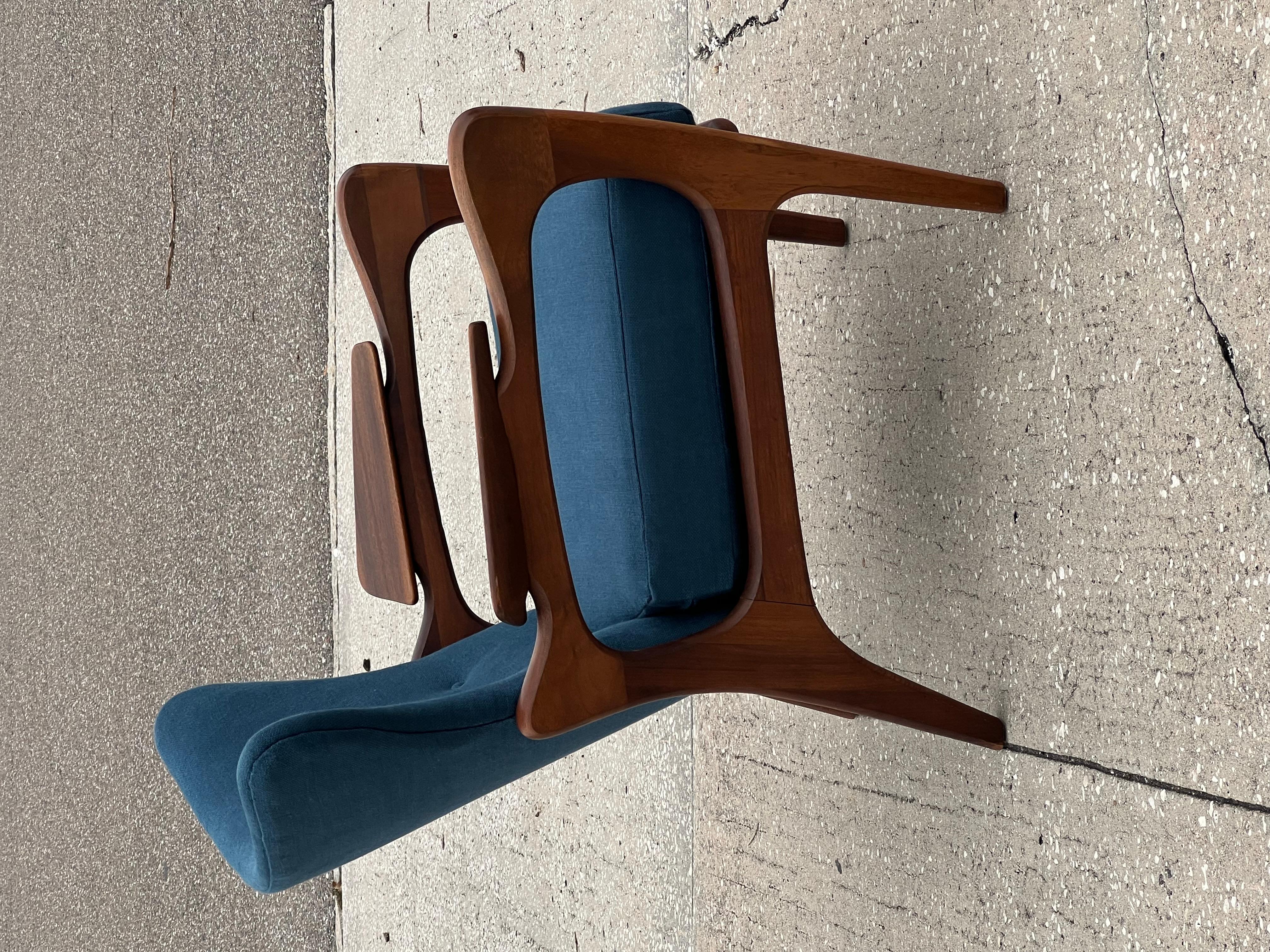 Pareja de sillones clásicos Adrian Pearsall con brazos en ángulo Ca' 1960's en venta 5