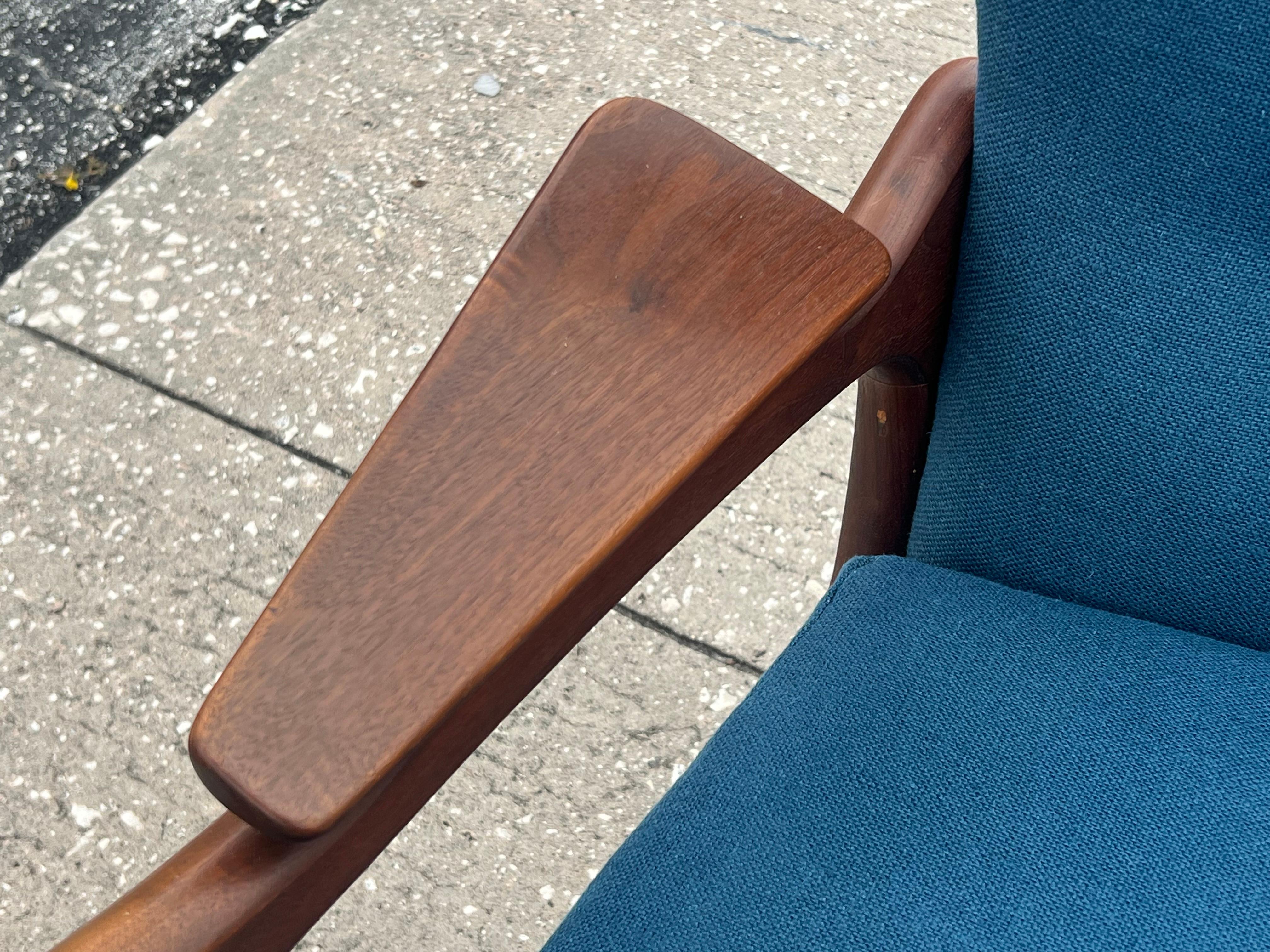 Pareja de sillones clásicos Adrian Pearsall con brazos en ángulo Ca' 1960's en venta 6