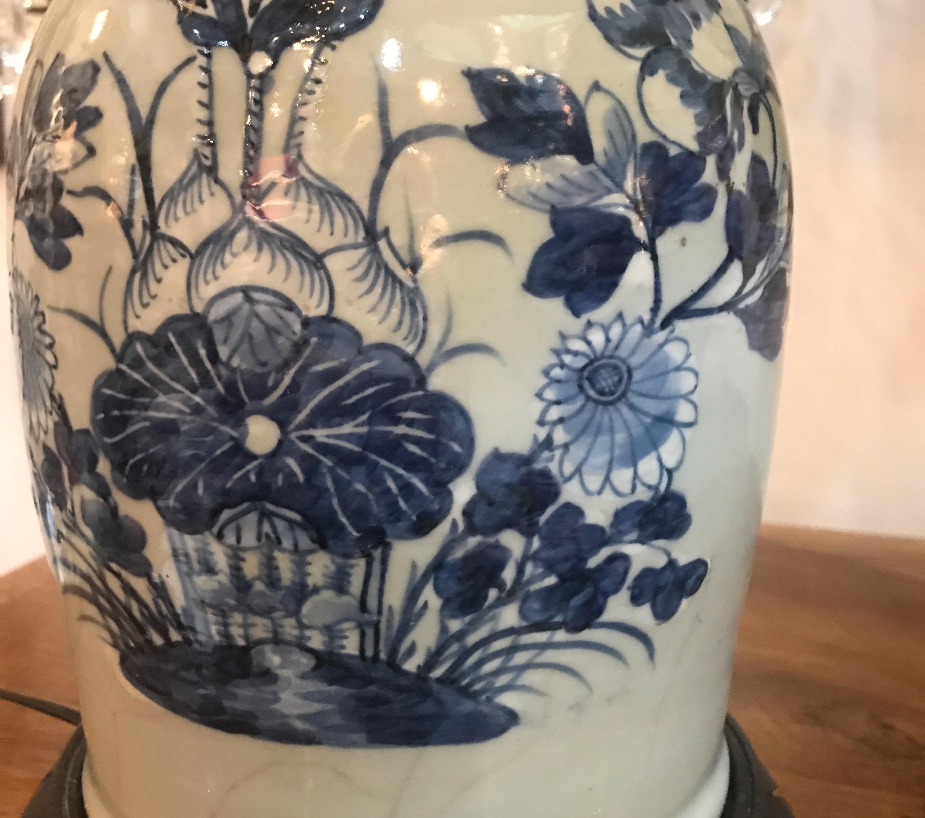 Pair of Classic Blue and White Chinese Porcelain Lamps In Good Condition In Lambertville, NJ