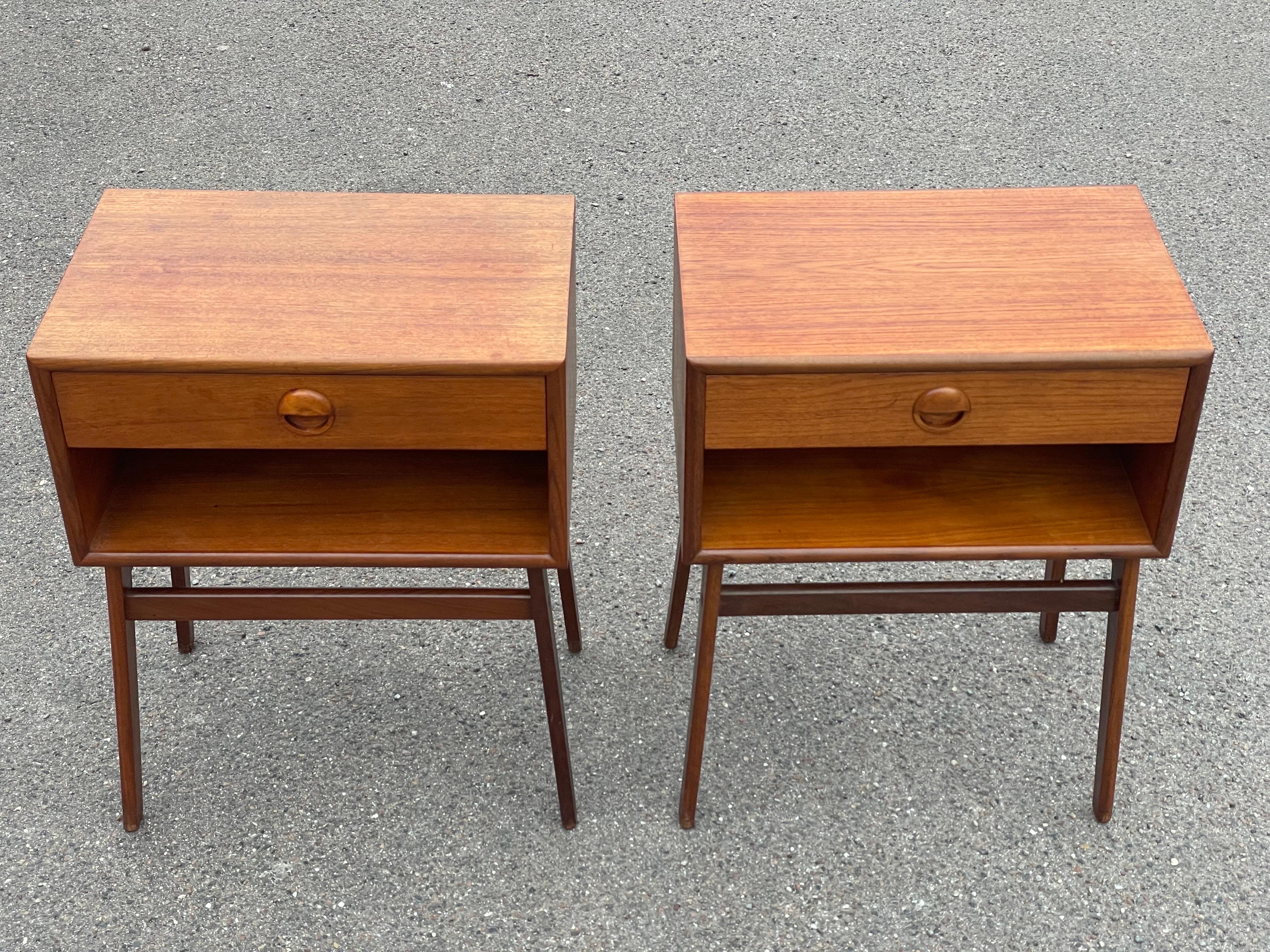 Mid-20th Century A pair of classic Danish mid-century modern nightstands from the 1960´s For Sale