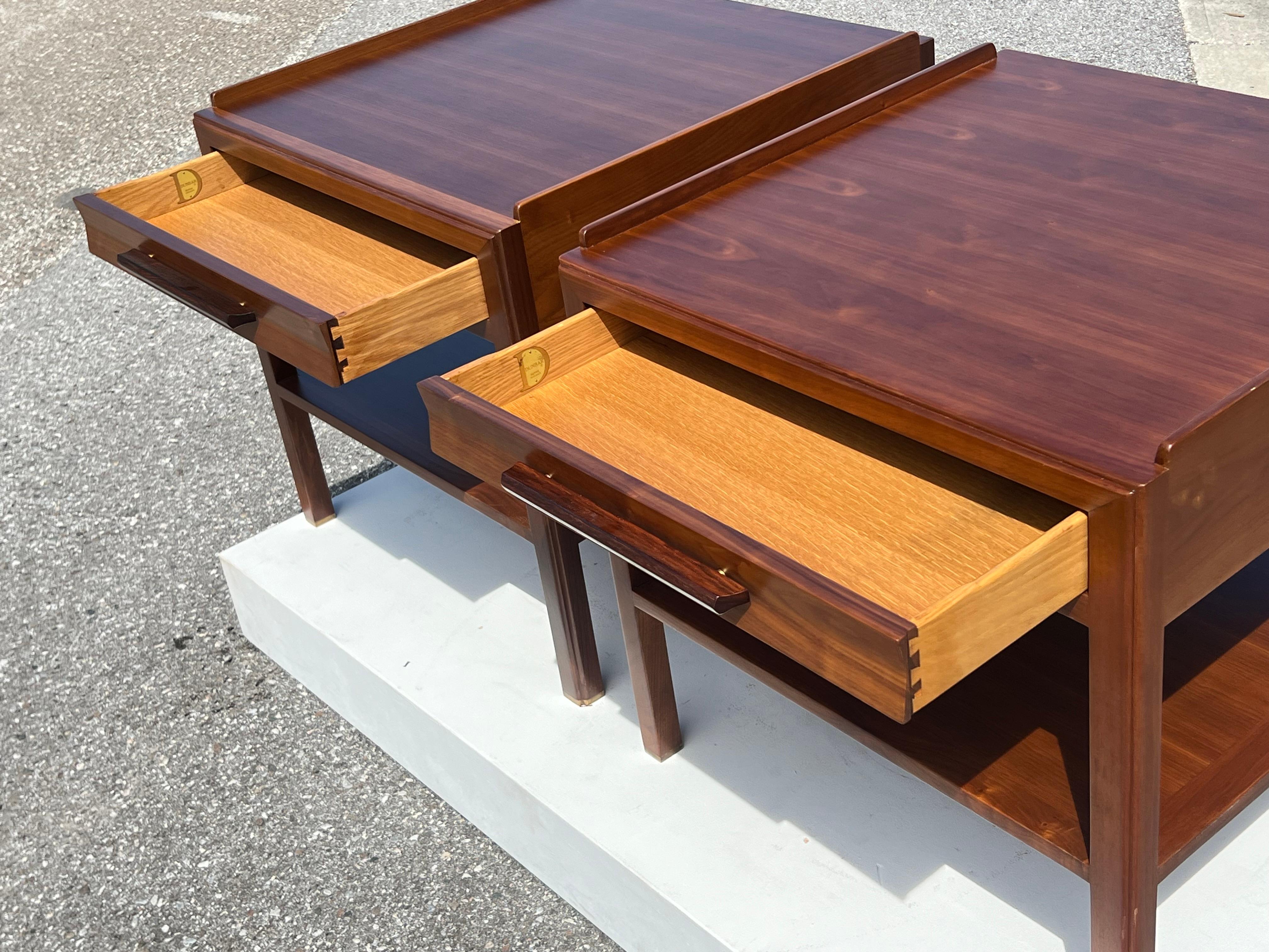 Paire de tables d'appoint Classic en noyer par Edward Wormley pour Dunbar, vers 1960 en vente 6