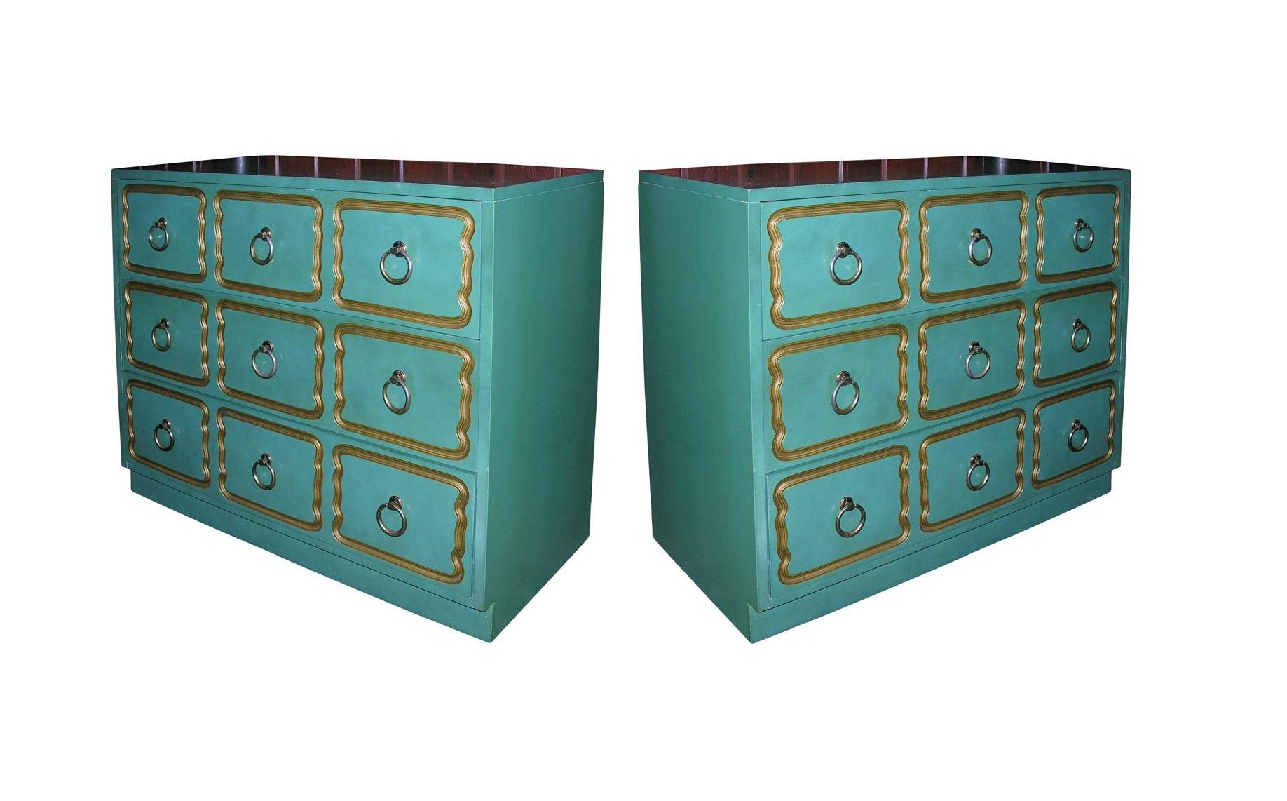 The most well-known, the España Bunching chest, was designed by Dorothy Draper in the 1950s at the request of the Spanish government who sought to raise the profile of Spanish design in the international market. Originally manufactured by Heritage