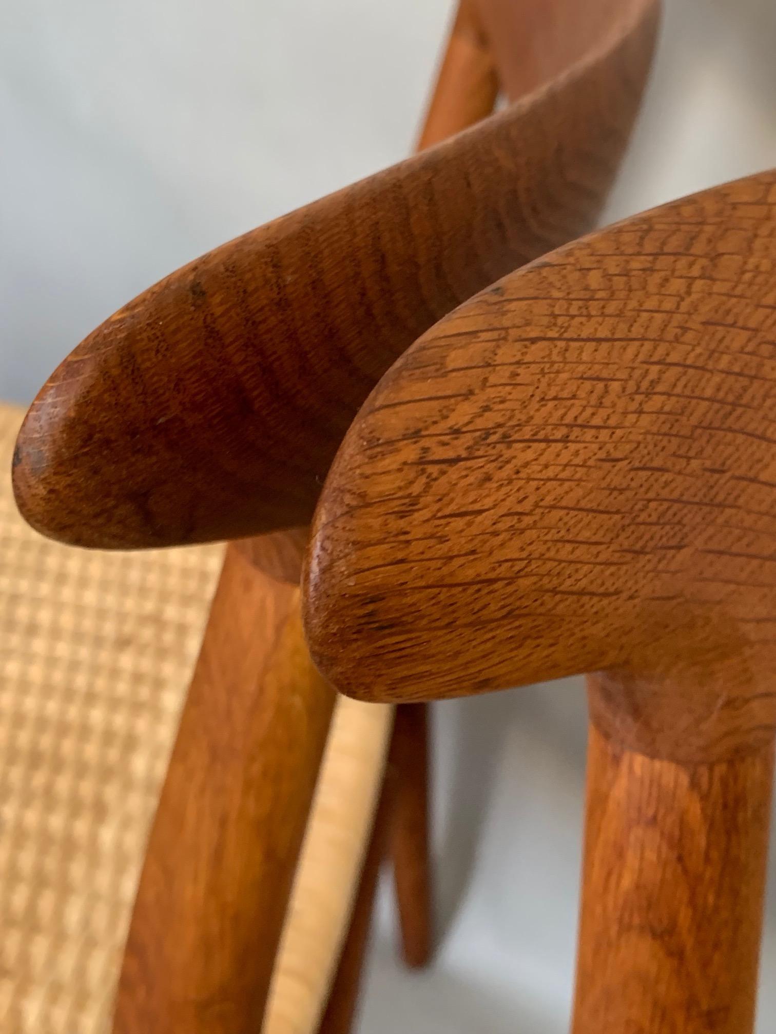 Pair of Classic Hans Wegner Side Chairs in Oak In Good Condition For Sale In St.Petersburg, FL