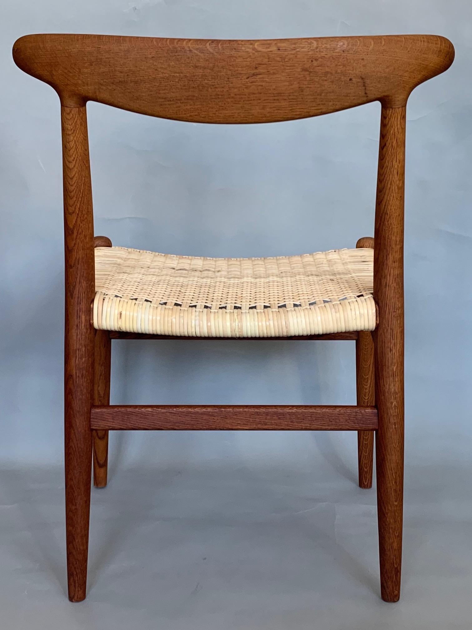 Paire de chaises d'appoint classiques Hans Wegner en Oak en vente 2