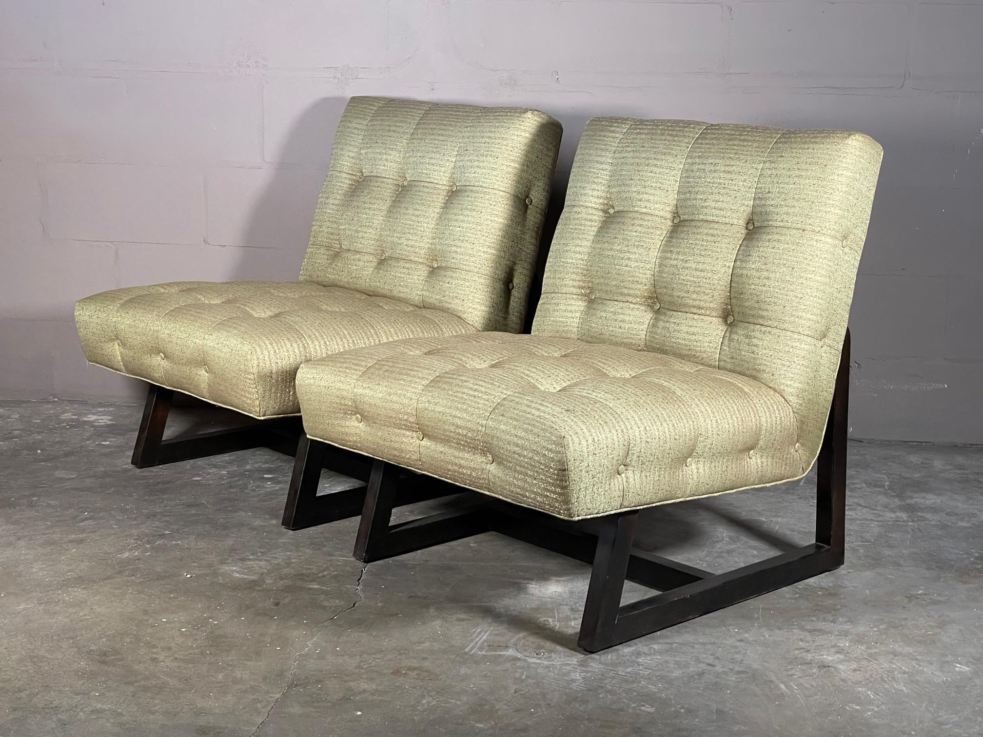 Mid-Century Modern Pair of Classic Slipper Chairs For Sale