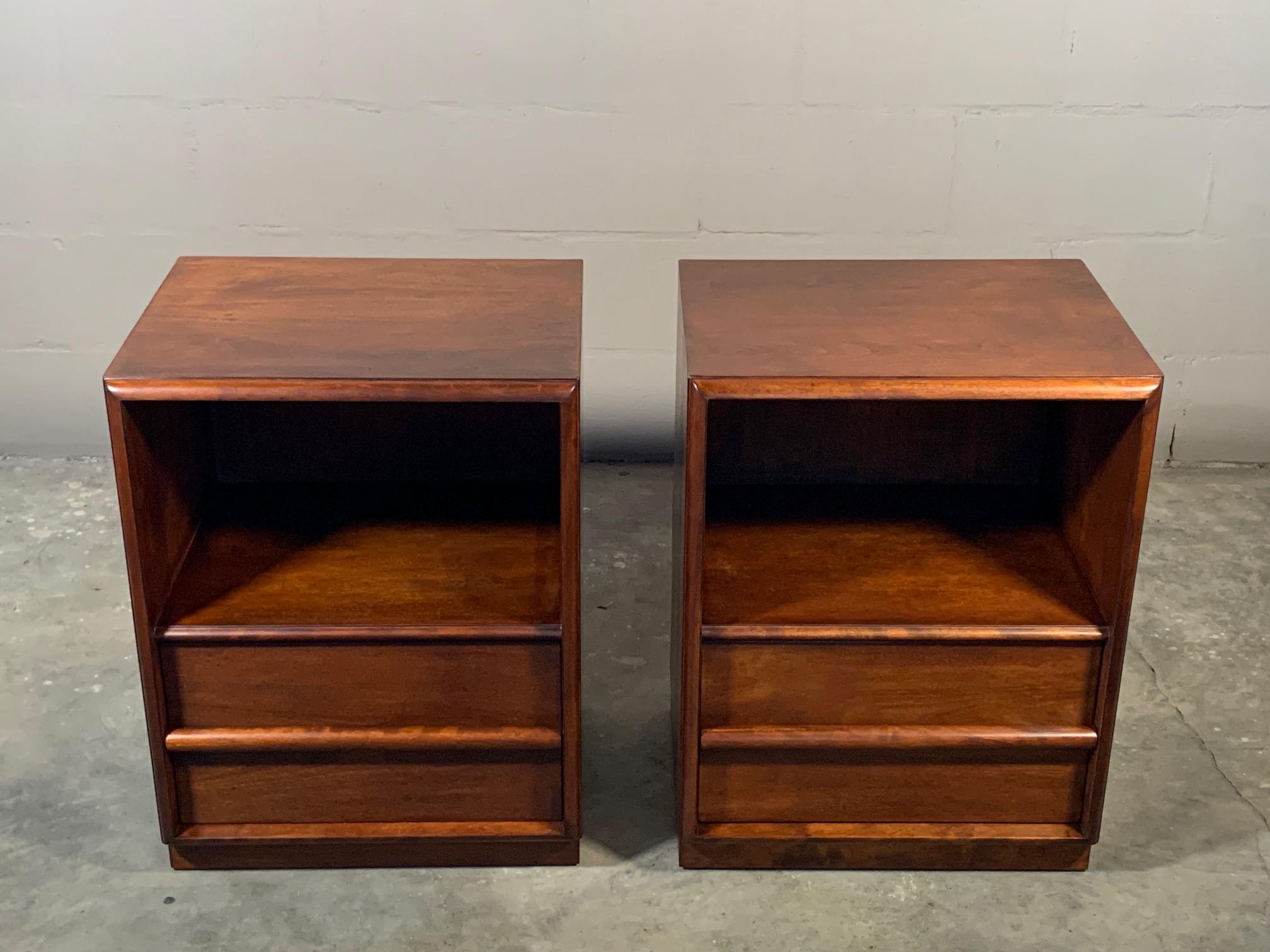 Pair of Classic T.H. Robsjohn-Gibbings Nightstands with Custom Finish In Good Condition In St.Petersburg, FL