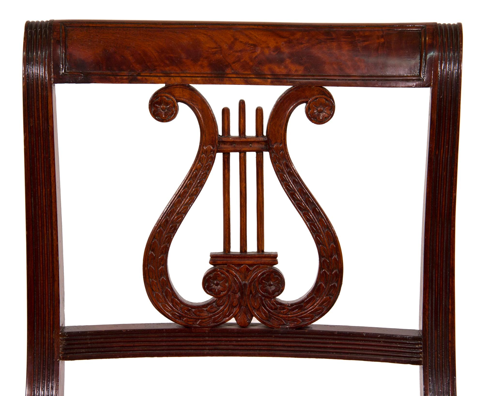 American Classical Pair of Classical Lyre-Back Mahogany Side Chairs with Paw Feet, Phyfe school For Sale