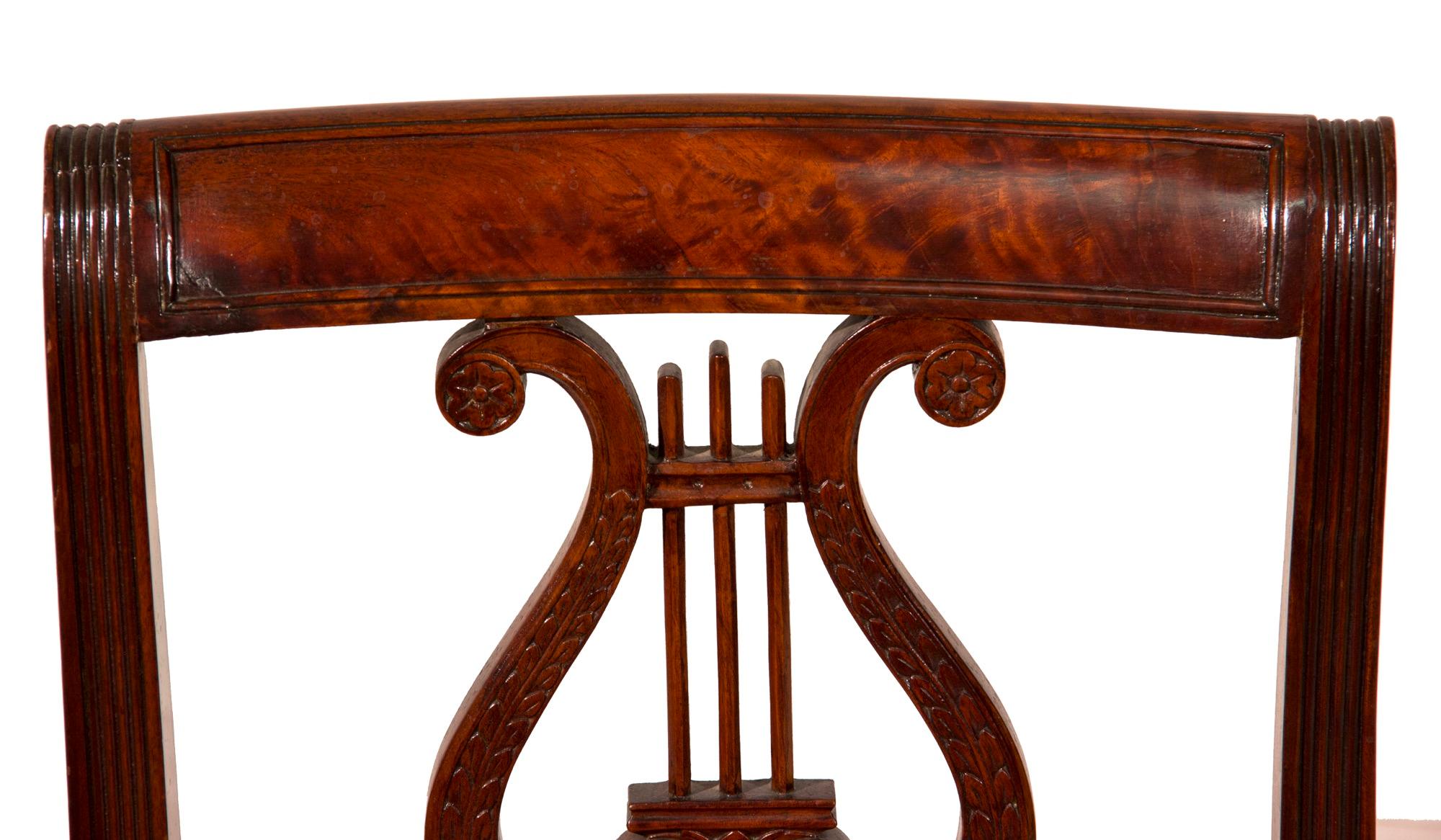 Early 19th Century Pair of Classical Lyre-Back Mahogany Side Chairs with Paw Feet, Phyfe school For Sale