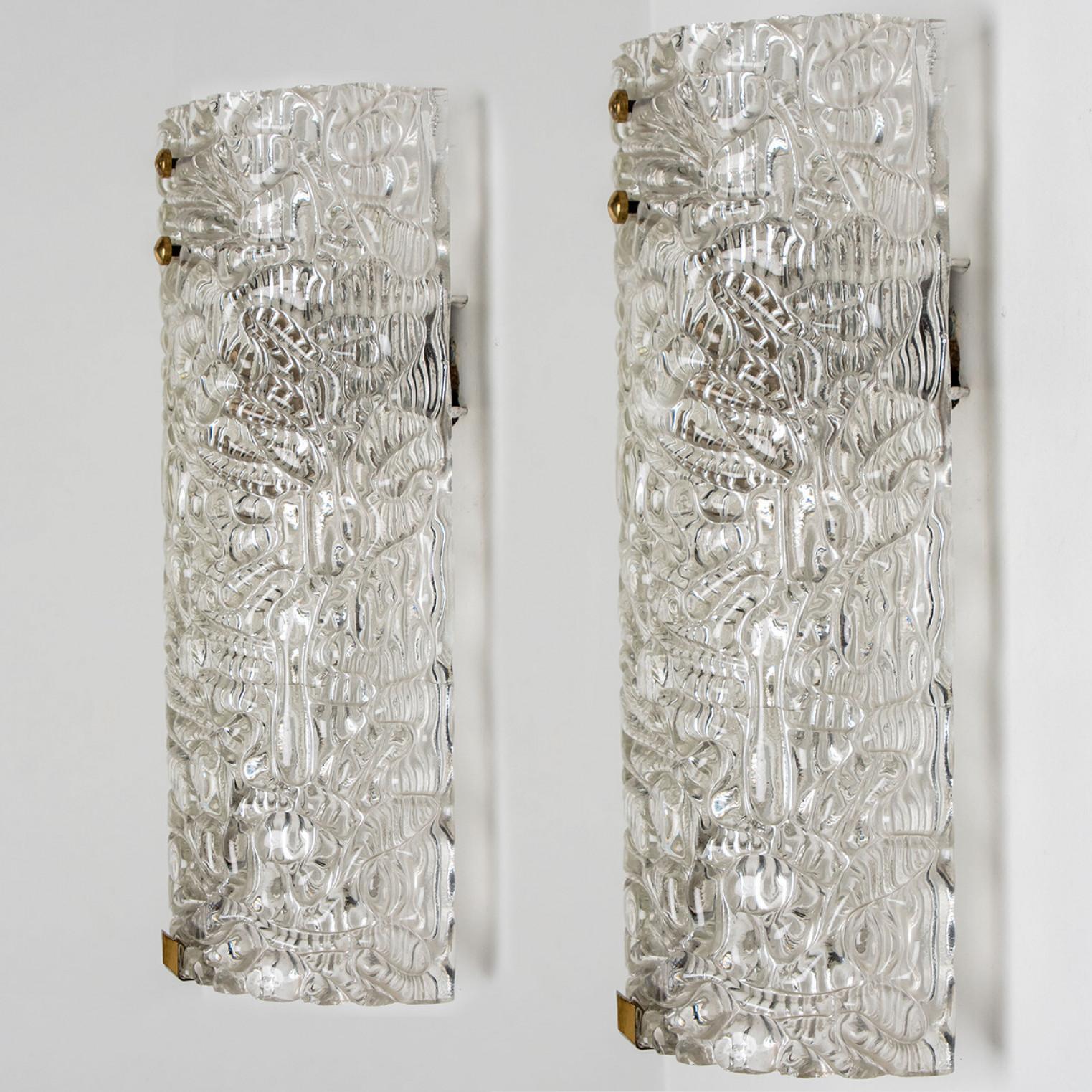 A pair of Clear Bubbled Glass Wall Light Fixtures by Hillebrand, Germany, 1960s For Sale 3