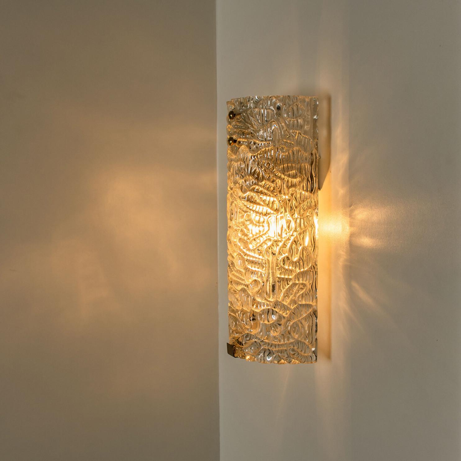 A pair of Clear Bubbled Glass Wall Light Fixtures by Hillebrand, Germany, 1960s For Sale 1