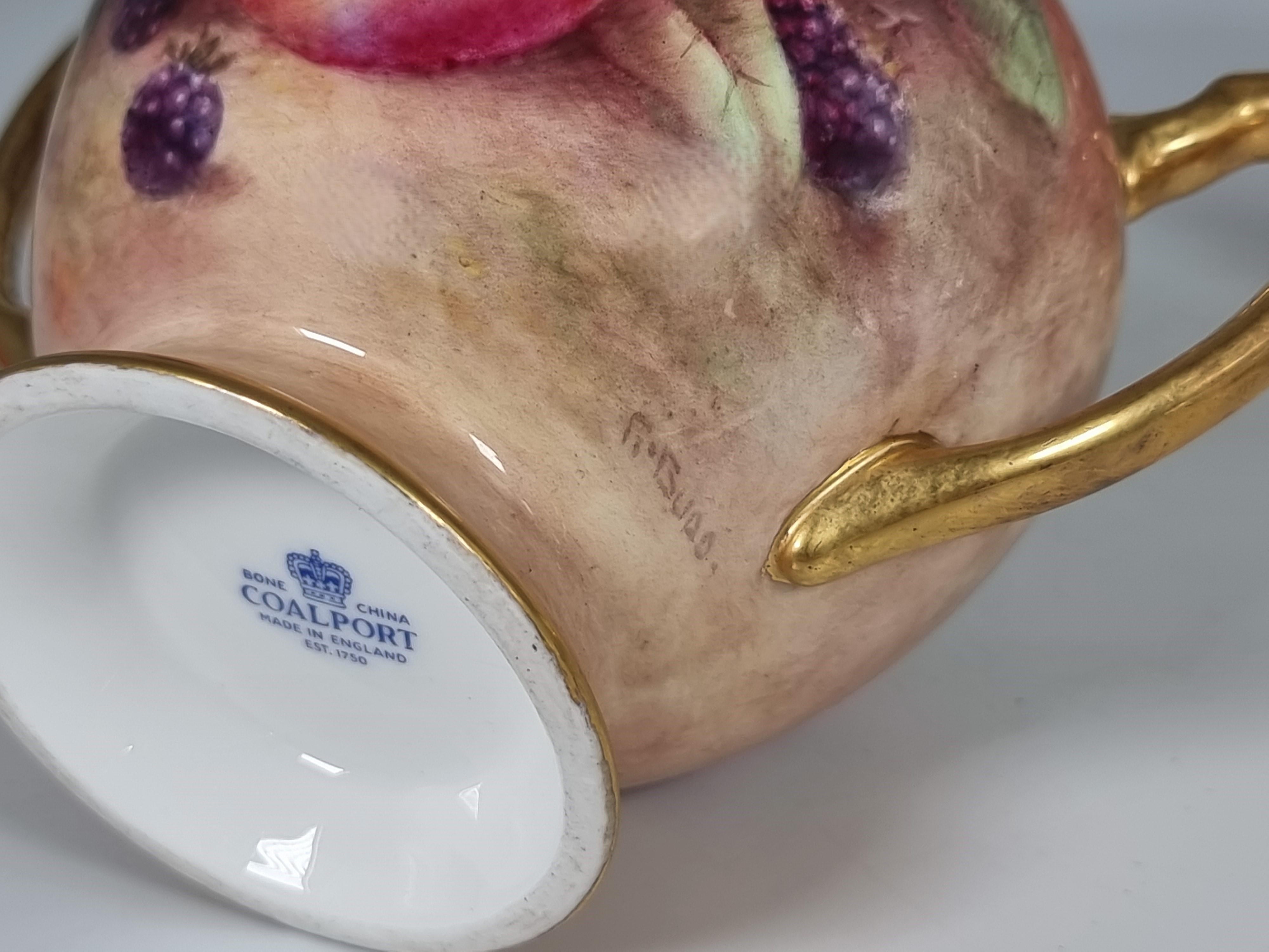 Paire de vases Coalport peints à la main avec des fruits par Richard Budd, anglais en vente 3