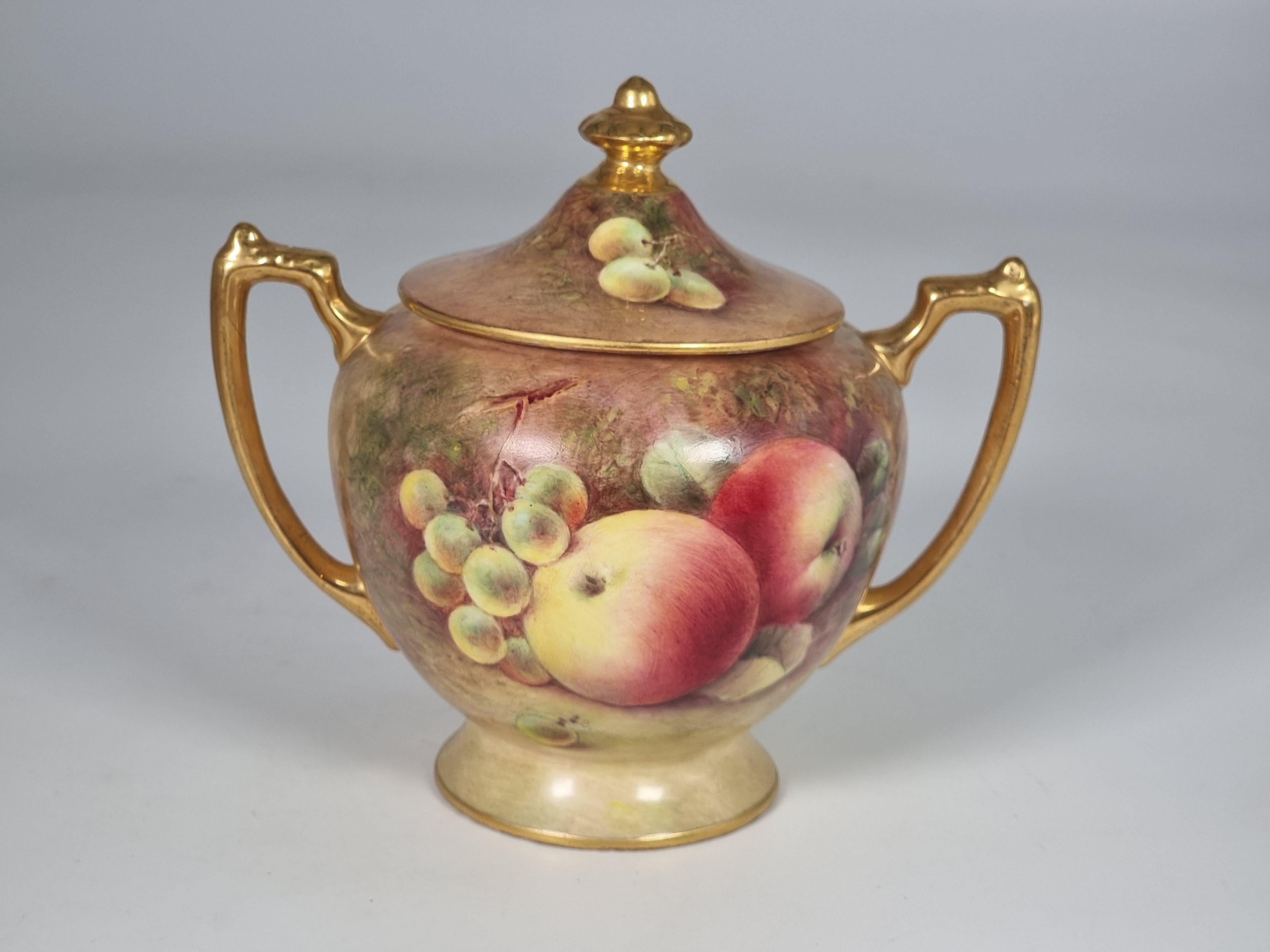 Paire de vases Coalport peints à la main avec des fruits par Richard Budd, anglais en vente 7