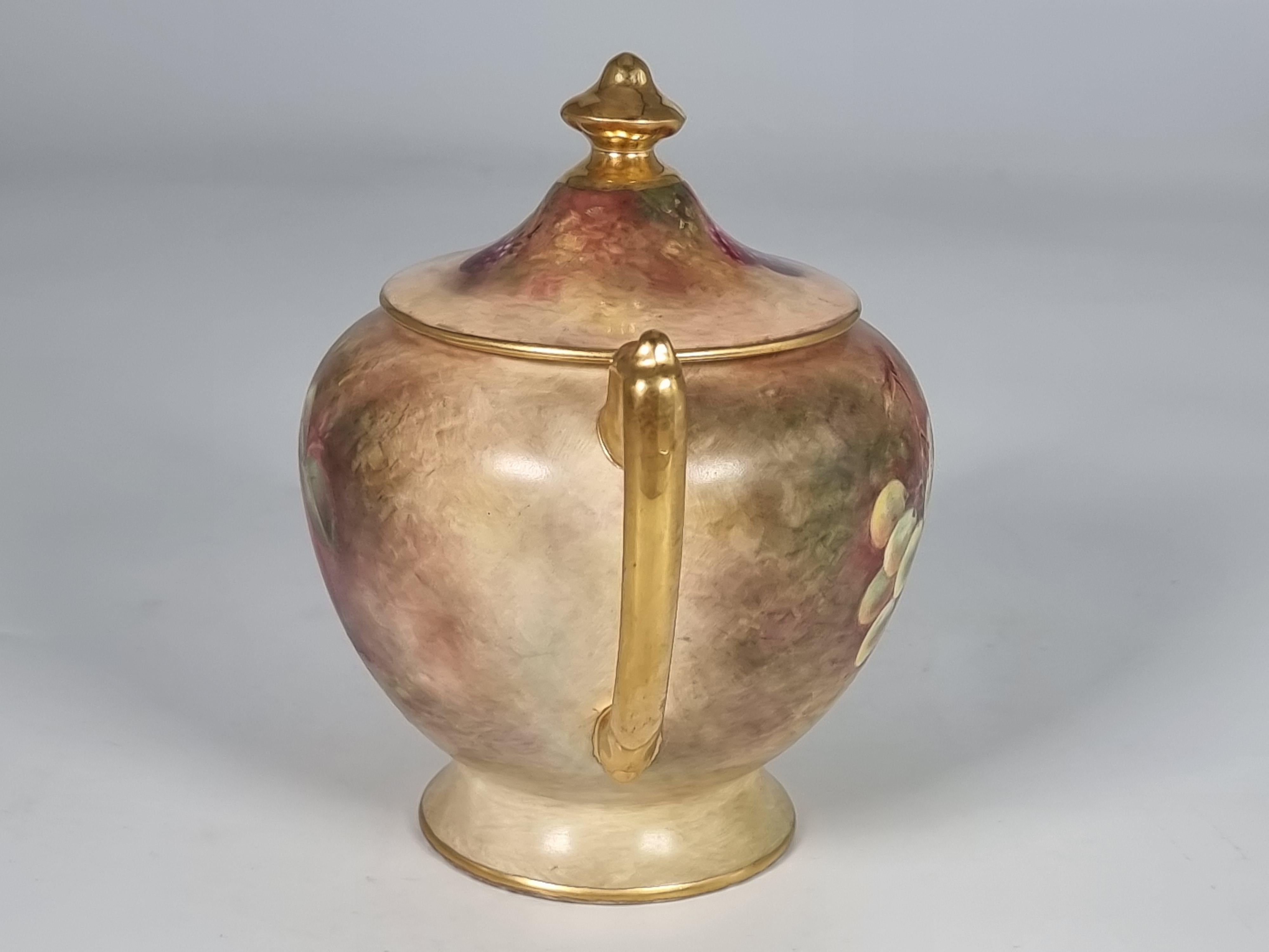Paire de vases Coalport peints à la main avec des fruits par Richard Budd, anglais en vente 12