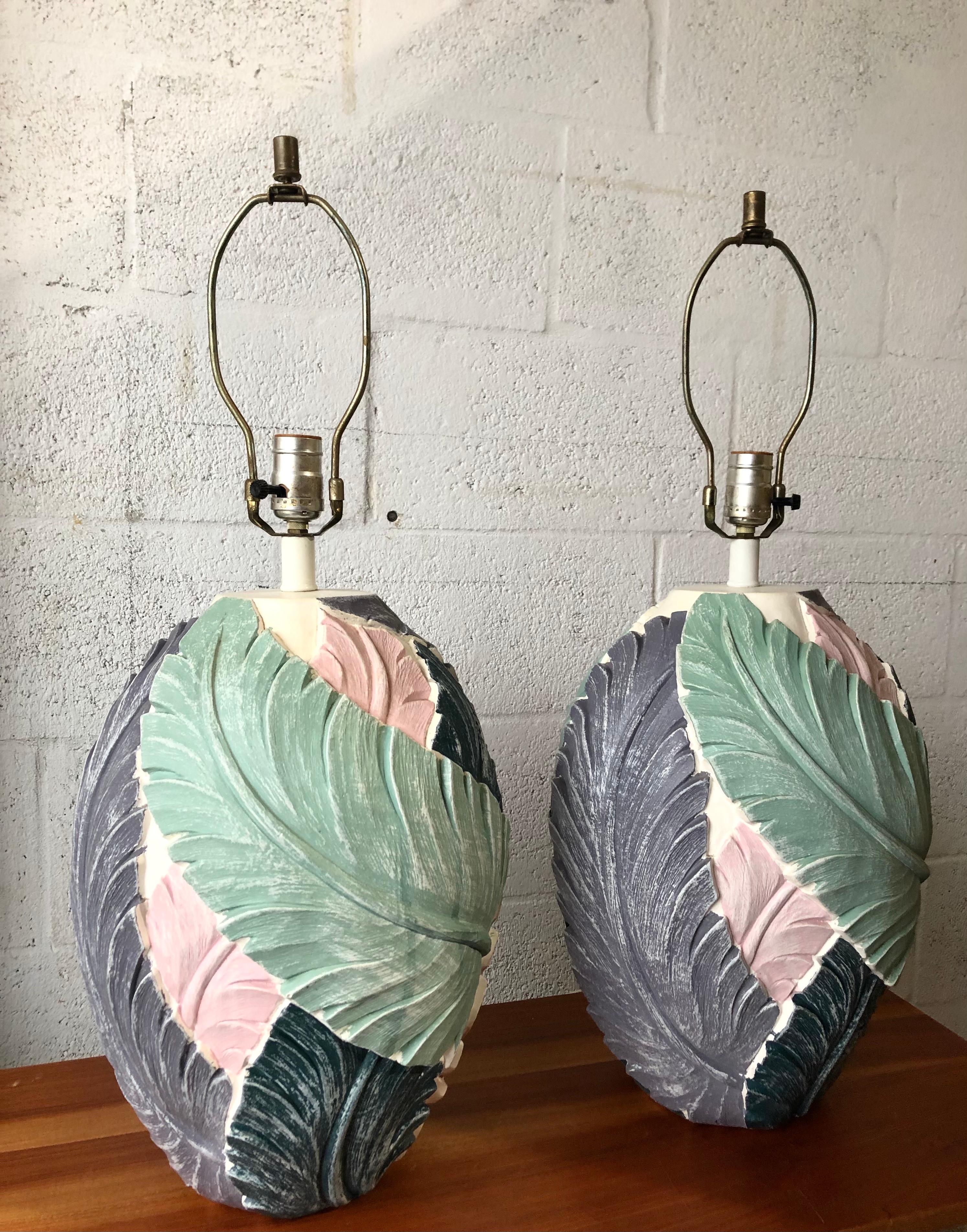Hollywood Regency Pair of Coastal Style Carved Plaster Banana Leaves Table Lamps For Sale
