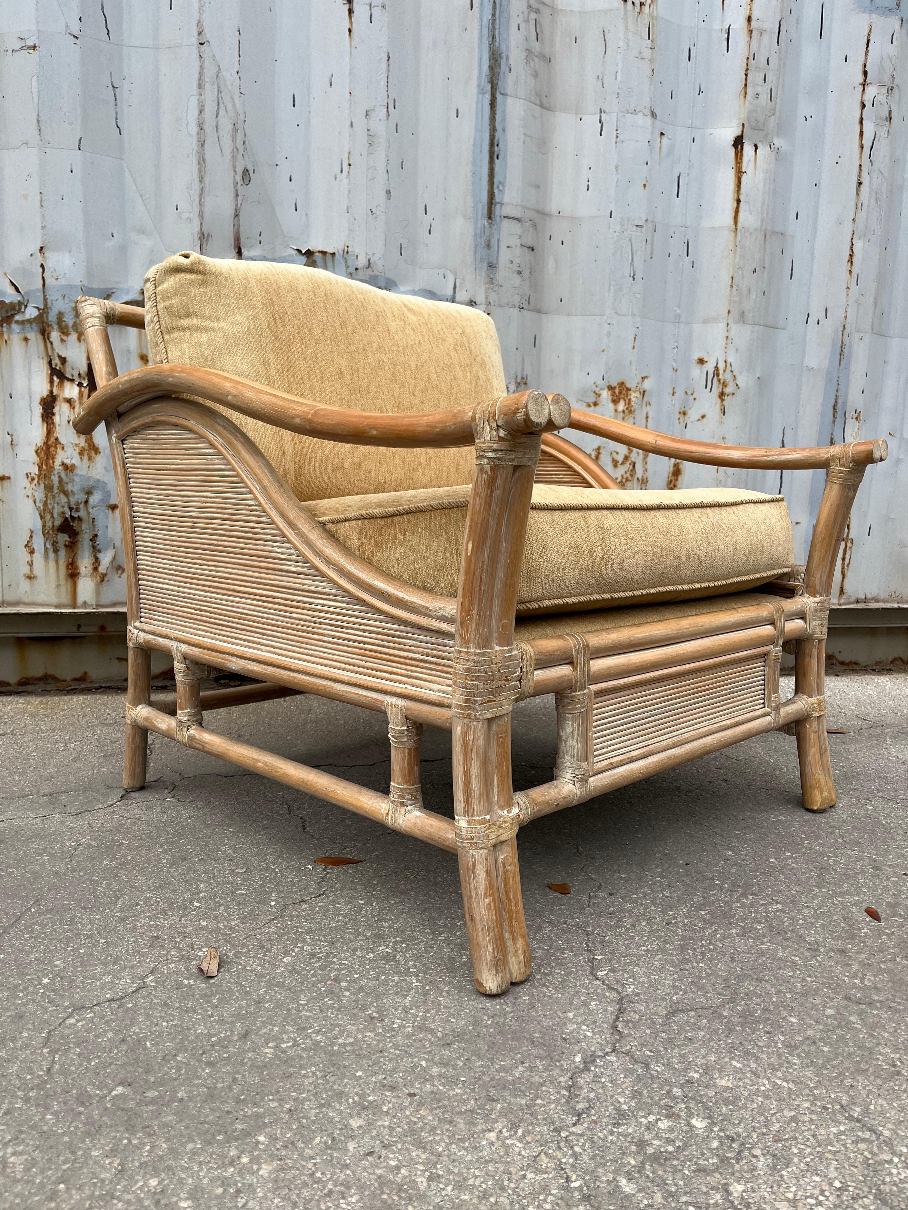 Un Par De Sillas De Tumbona De Ratán Estilo Costero Es La Manera De McGuire. C. 1980s en venta 5