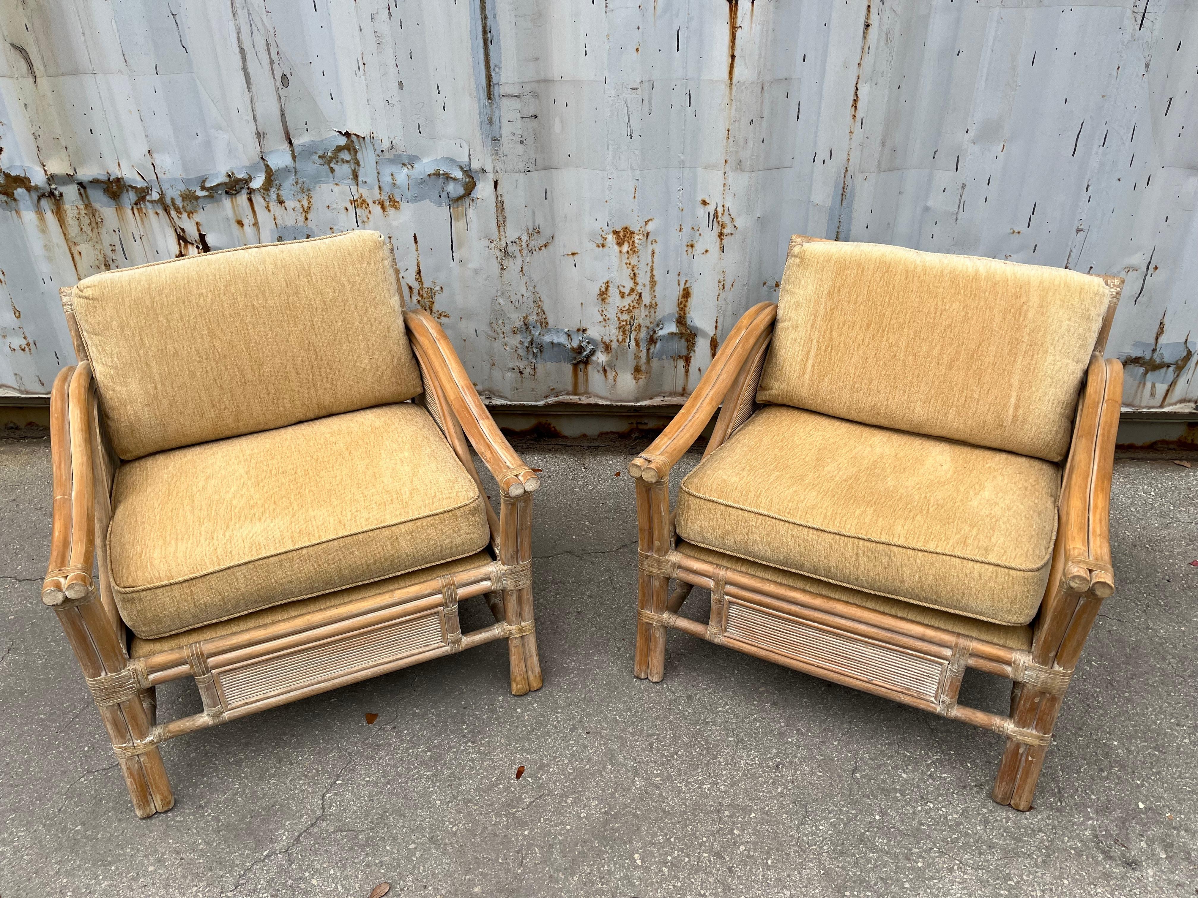 Un Par De Sillas De Tumbona De Ratán Estilo Costero Es La Manera De McGuire. C. 1980s Bohemio en venta