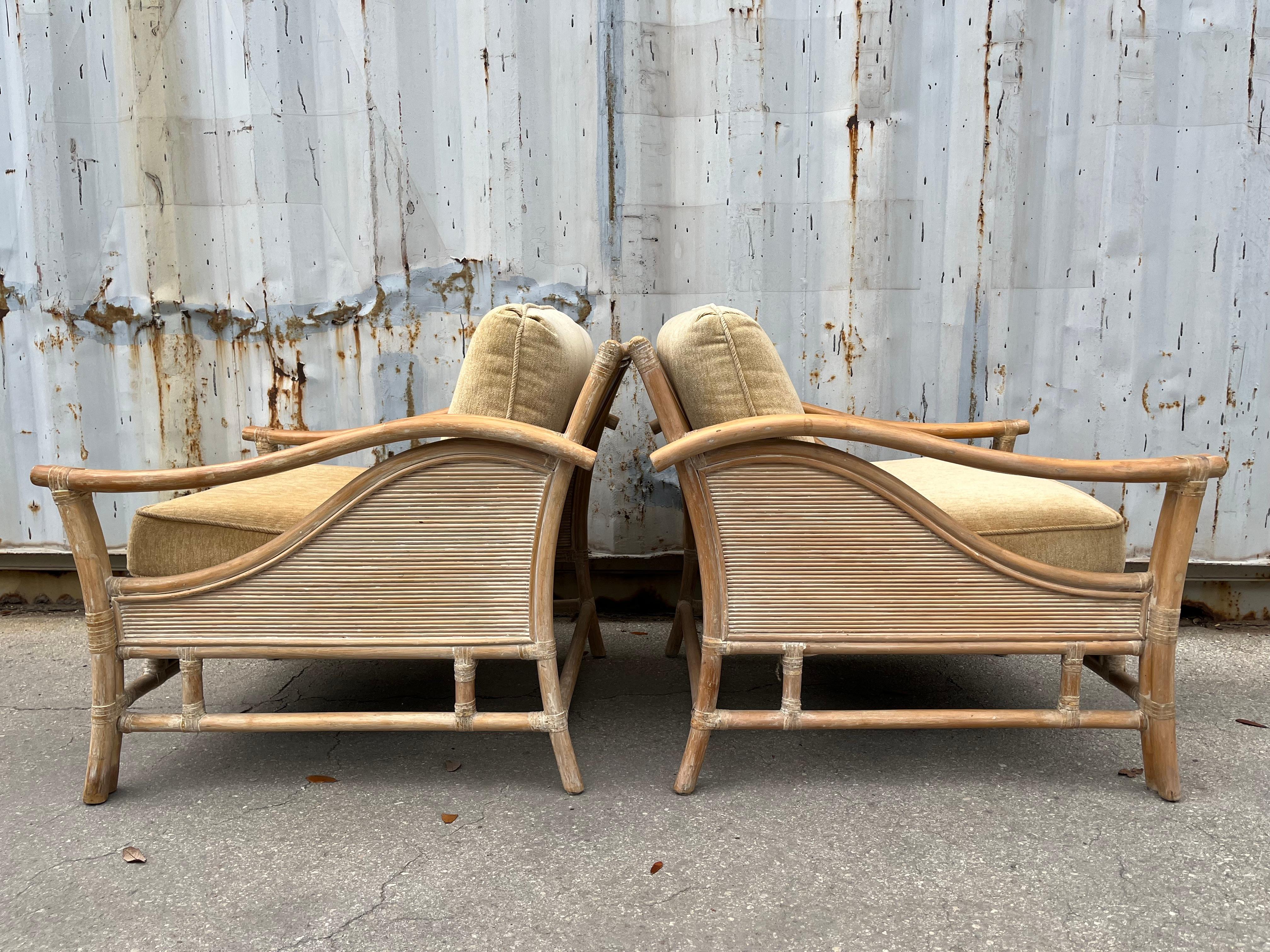 Un Par De Sillas De Tumbona De Ratán Estilo Costero Es La Manera De McGuire. C. 1980s en venta 2